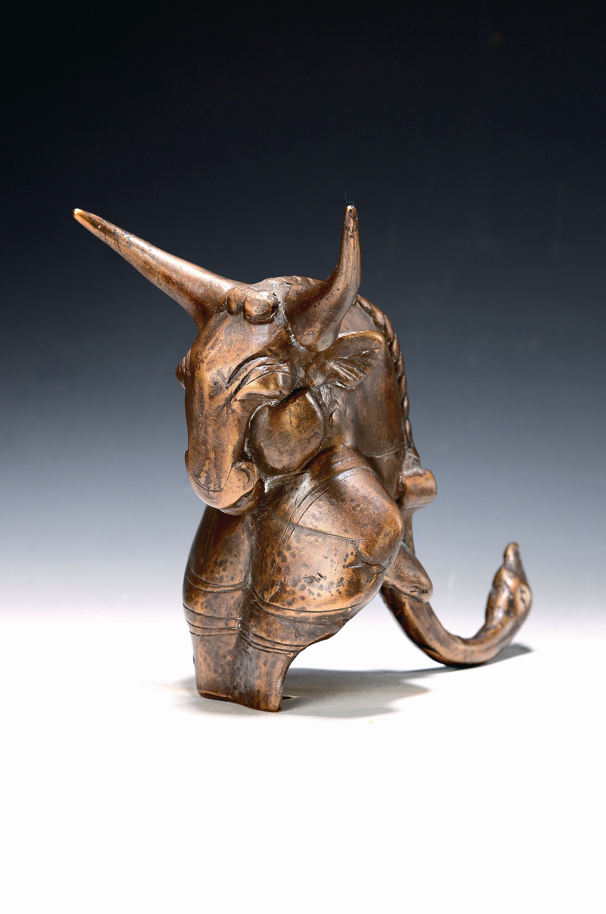 Gernot Rumpf, geb. 1941 Kaiserslautern, Stierkopf, Bronze, sign., num. 19/25, H. ca. 19.5cm