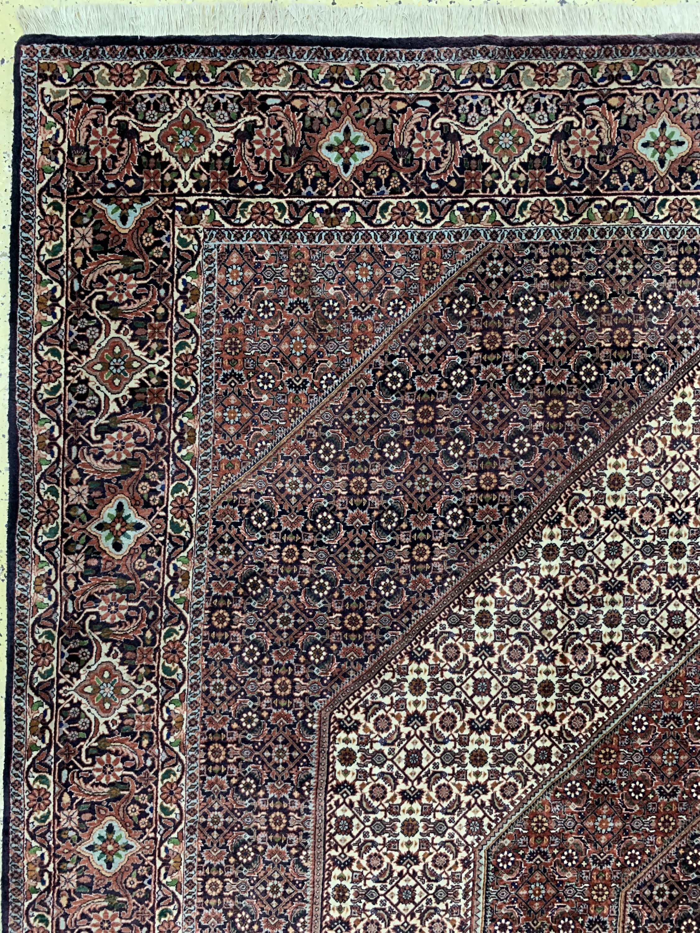 Detail c: Bidjar Kork fein, Persien, Ende 20.Jhd, Korkwolle auf Baumwolle, ca. 305 x 255 cm, verblasst, EHZ: 2