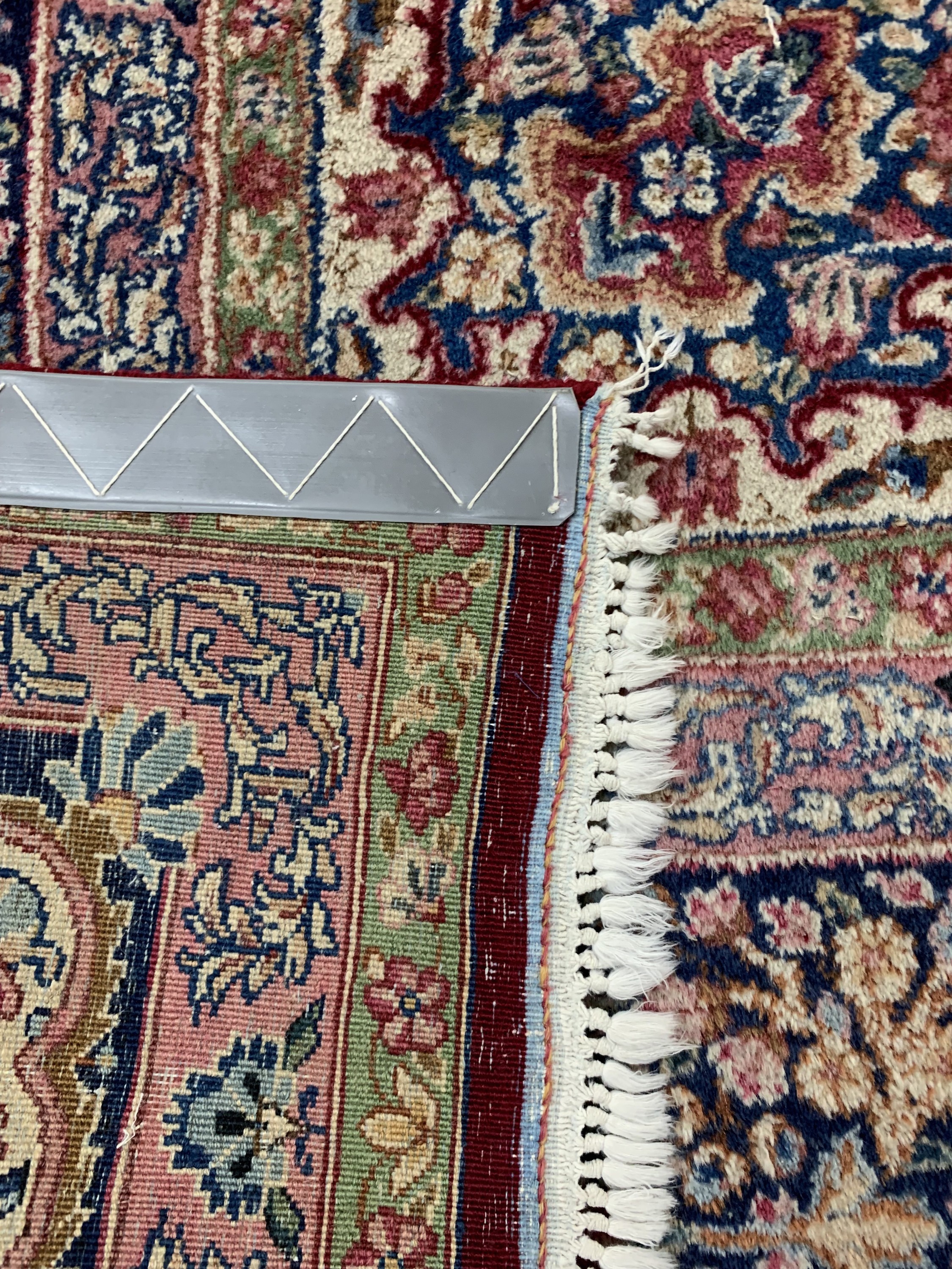 Detail g: Kerman"Laver"fein, Persien, Mitte 20.Jhd, Korkwolle auf Baumwolle, ca. 391 x 295 cm, EHZ: 2-3
