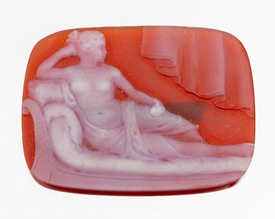 Image Lot loose agate cameo , Idar Oberstein approx. 1900- 20, female nude on lounge, approx. ...