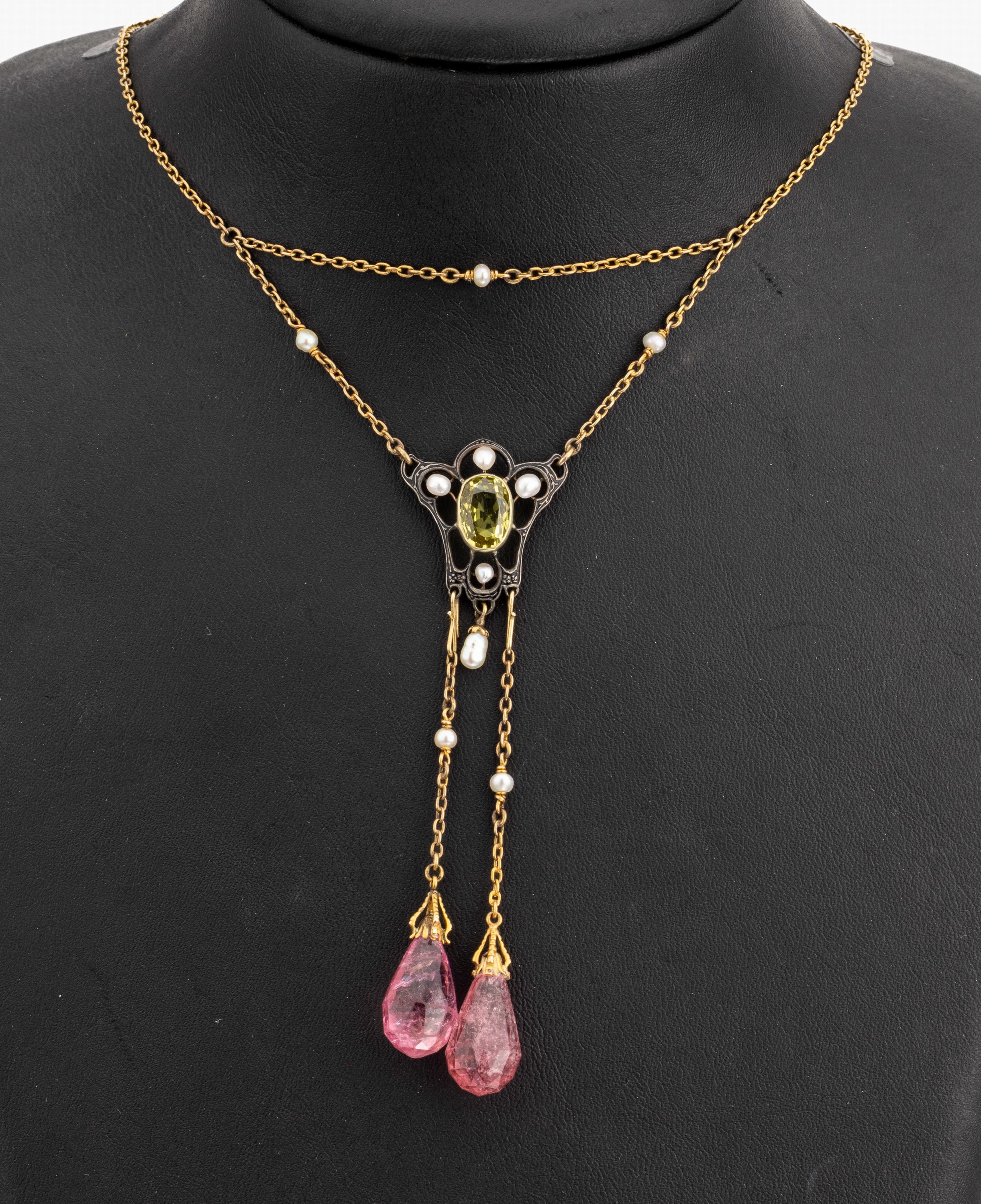 18 kt Gold Jugendstil Turmalin-Peridot-Perl- Collier, um 1900, GG 750/000 und Silber Mittelteil mit ovalfacett. Peridot ca. 2.50 ct, 2 facett. ...
