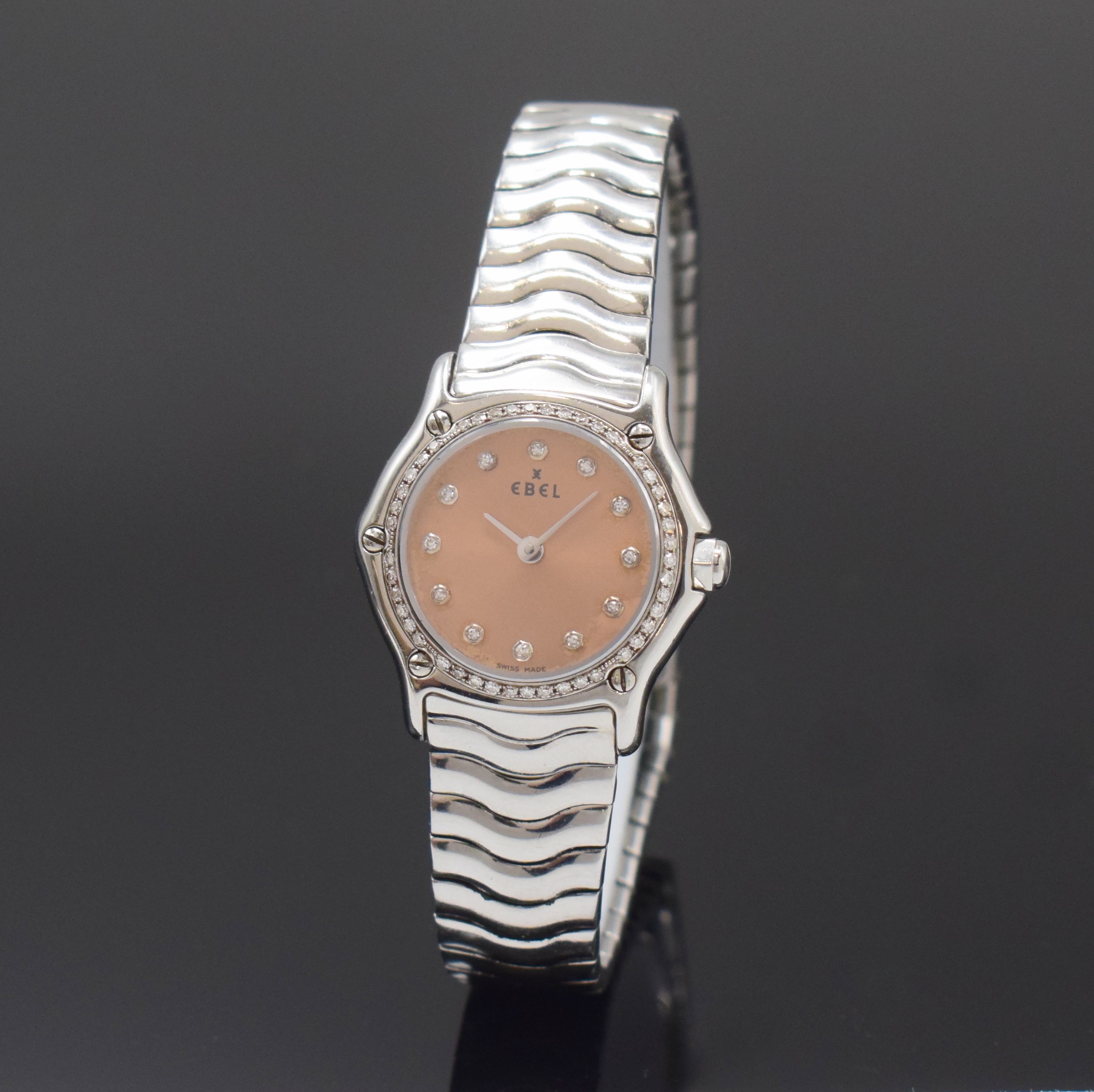 EBEL Damenarmbanduhr Classic Sport Lady mit Diamantbesatz Referenz 9157112, Schweiz um 1990, Edelstahlgeh. inkl. Wellengliederband m. Faltschl., ...
