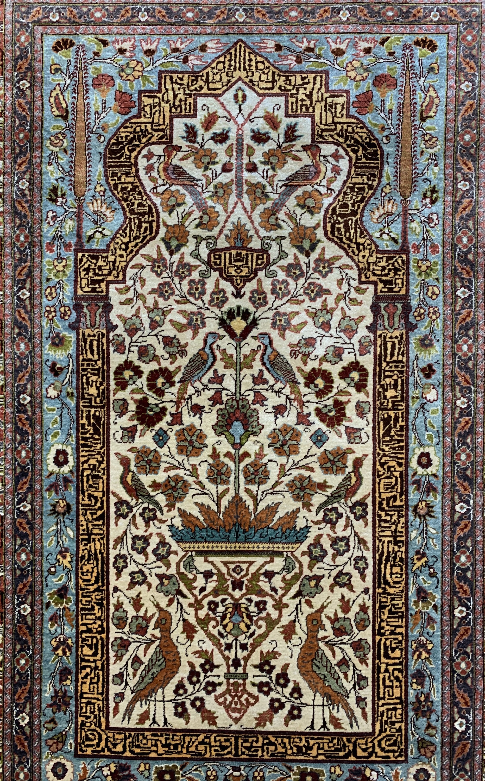 Detail b: Kayseri Seide, Türkei, Anfang 20.Jhd, reineNaturseide, ca. 152 x 102 cm, EHZ: 1-2