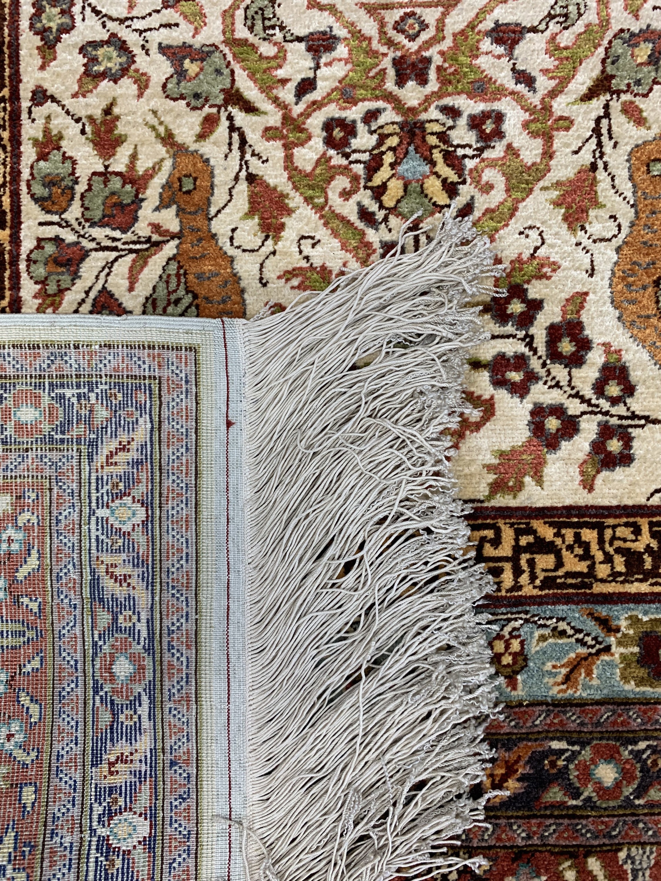 Detail e: Kayseri Seide, Türkei, Anfang 20.Jhd, reineNaturseide, ca. 152 x 102 cm, EHZ: 1-2