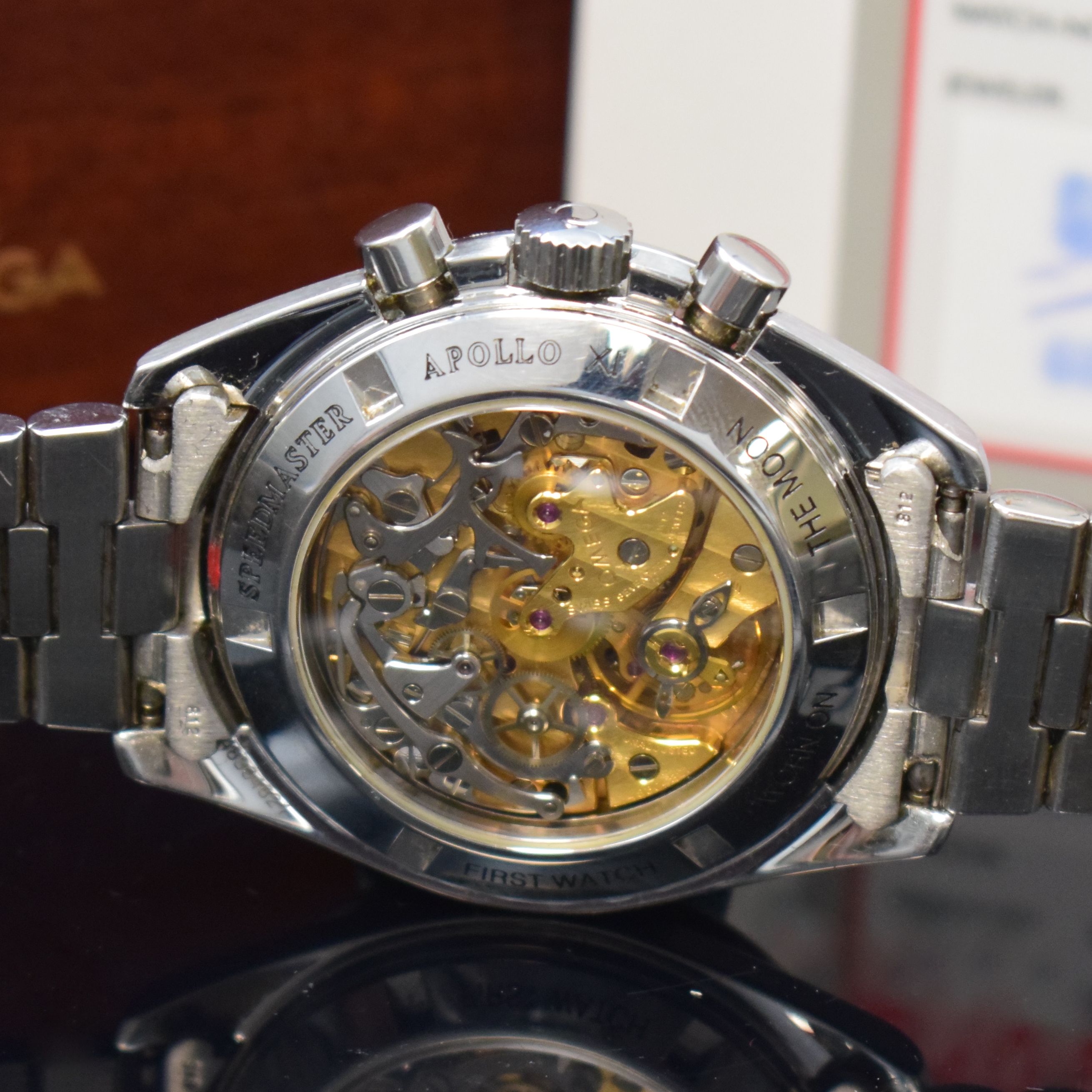 Detail d: OMEGA Herrenarmbanduhr Speedmaster Professional Apollo XI "FIRST WATCH WORN ON The MOON" Referenz 3592.50.00, Handaufzug, Schweiz verk. lt. ...