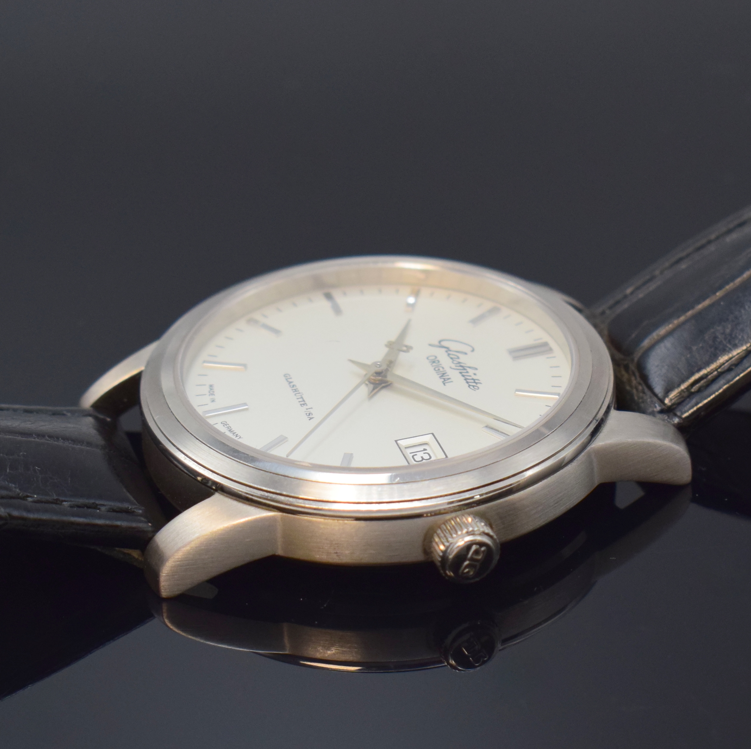 Detail d: GLASHÜTTE ORIGINAL Senator Herrenarmbanduhr in WG 750/000, Deutschland um 2010, Automatik, beids. vergl. Geh., Boden 5-fach verschr., orig. ...