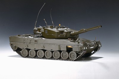 Image True-to-scale model of a Leopard 2A4, Krauss Maffei, steel, faithful representation of ...