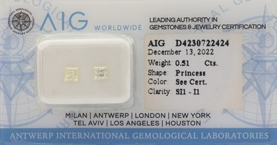 Image Lot 2 lose Diamanten im Princess-Cut zus. ca. 0.51 ct, light to natural fancy light ...