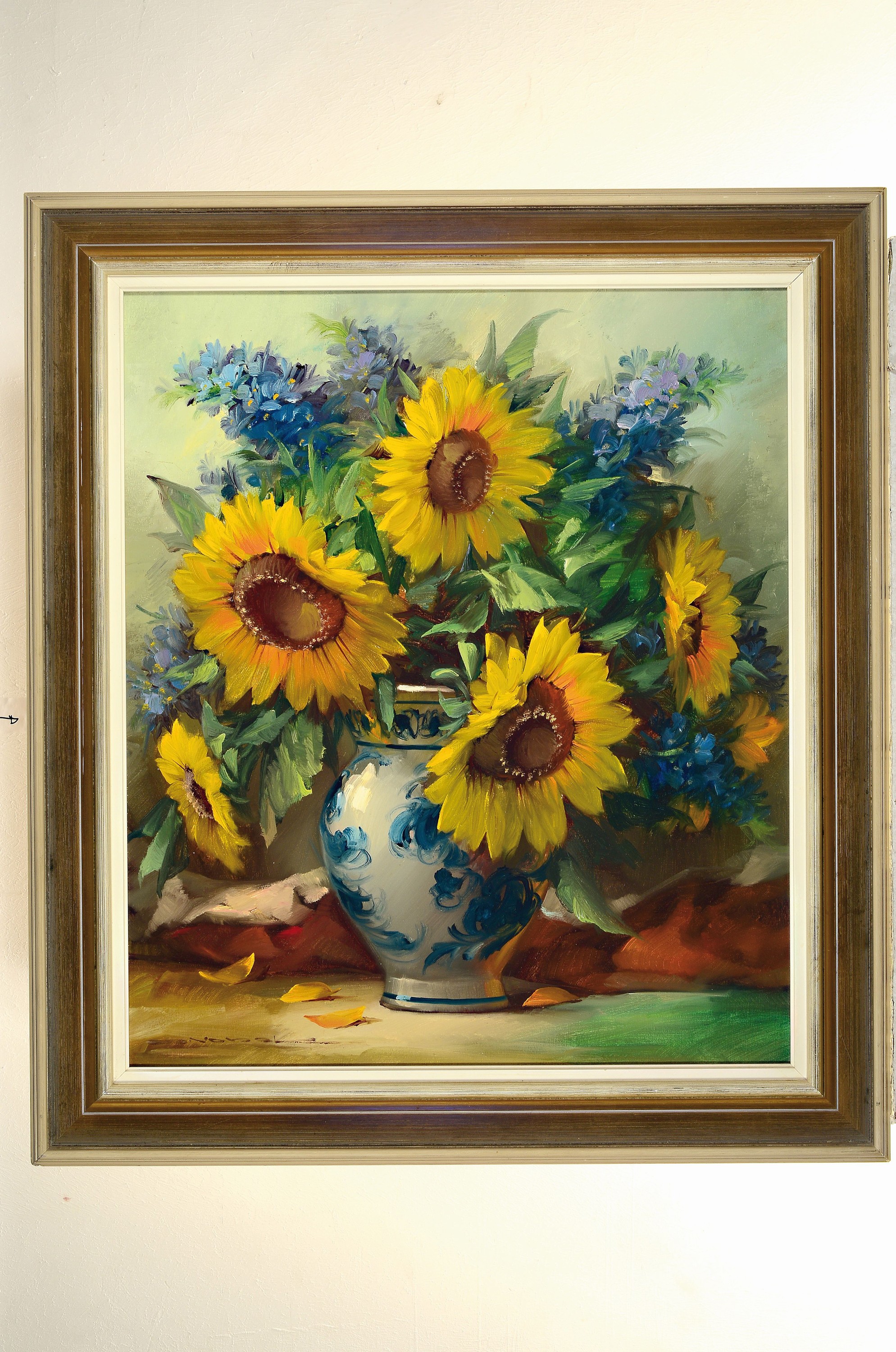 Detail k: Eduard Nowak,geb. 1913, Stillleben mit Sonnenblumen in Westerwälder Krug, Öl/Lwd, links unten signiert, ca. 70x60cm, R. ca. 86x76cm