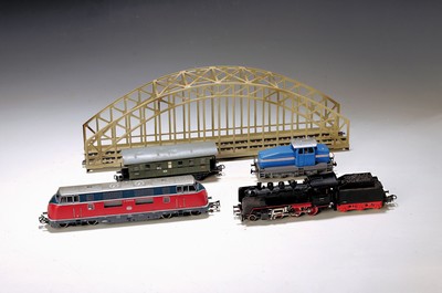 Image Railway collection: Märklin H0 gauge, 1960s/70s, with numerous rails, bridge, ...