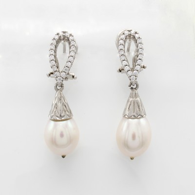 Image Paar Ohrgehänge mit Perlen und Straß