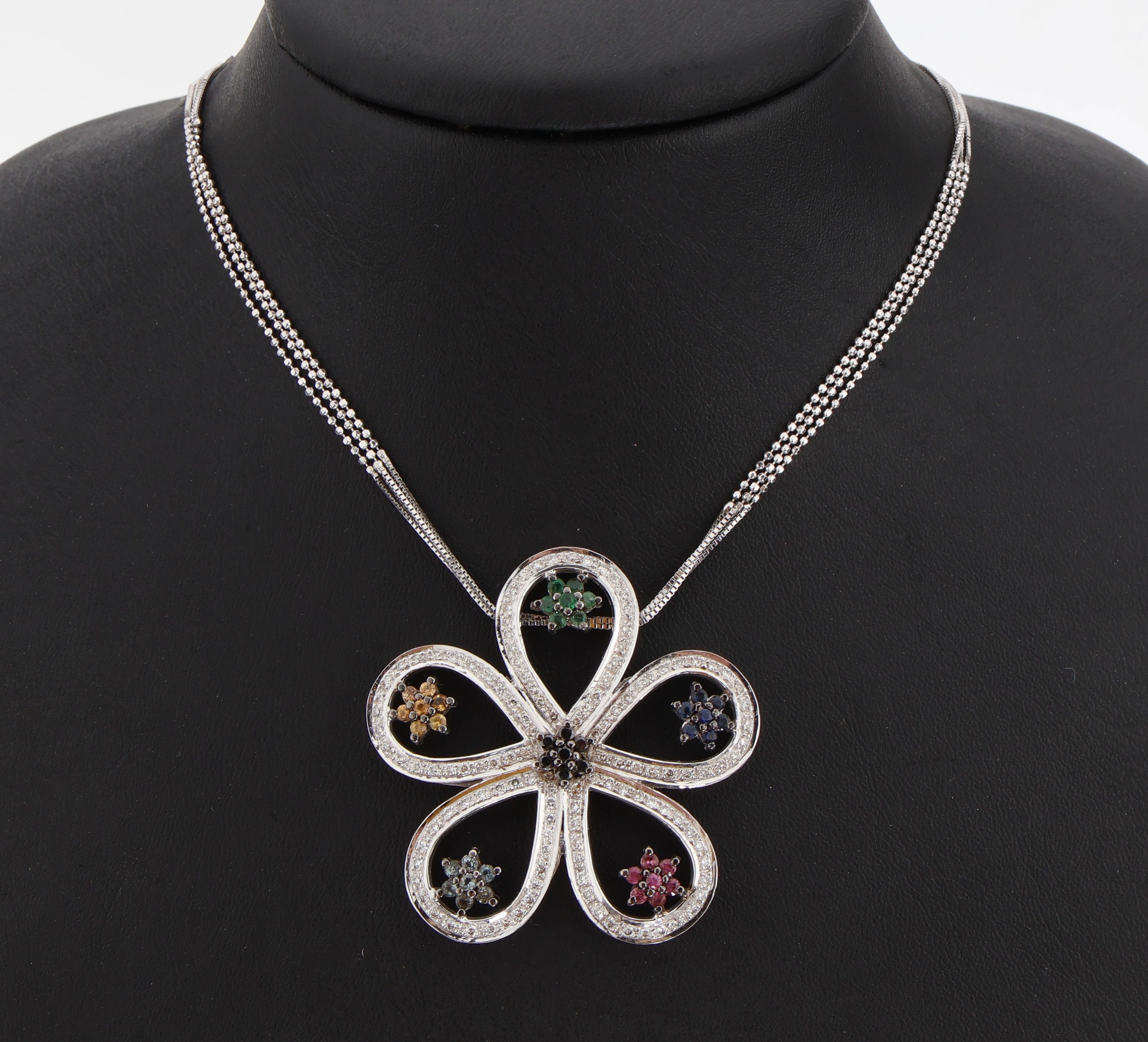 18 kt Gold Farbstein-Brillant-Anhänger "Blume", WG 750/000, 6 Blüten mit rundfacett. Rubin, Smaragd, Saphir, Citrin undschwarzen ...