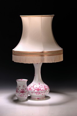 Image Table lamp and vase, Meissen, 20th century, Indian purple, hand-painted decor with gold ...