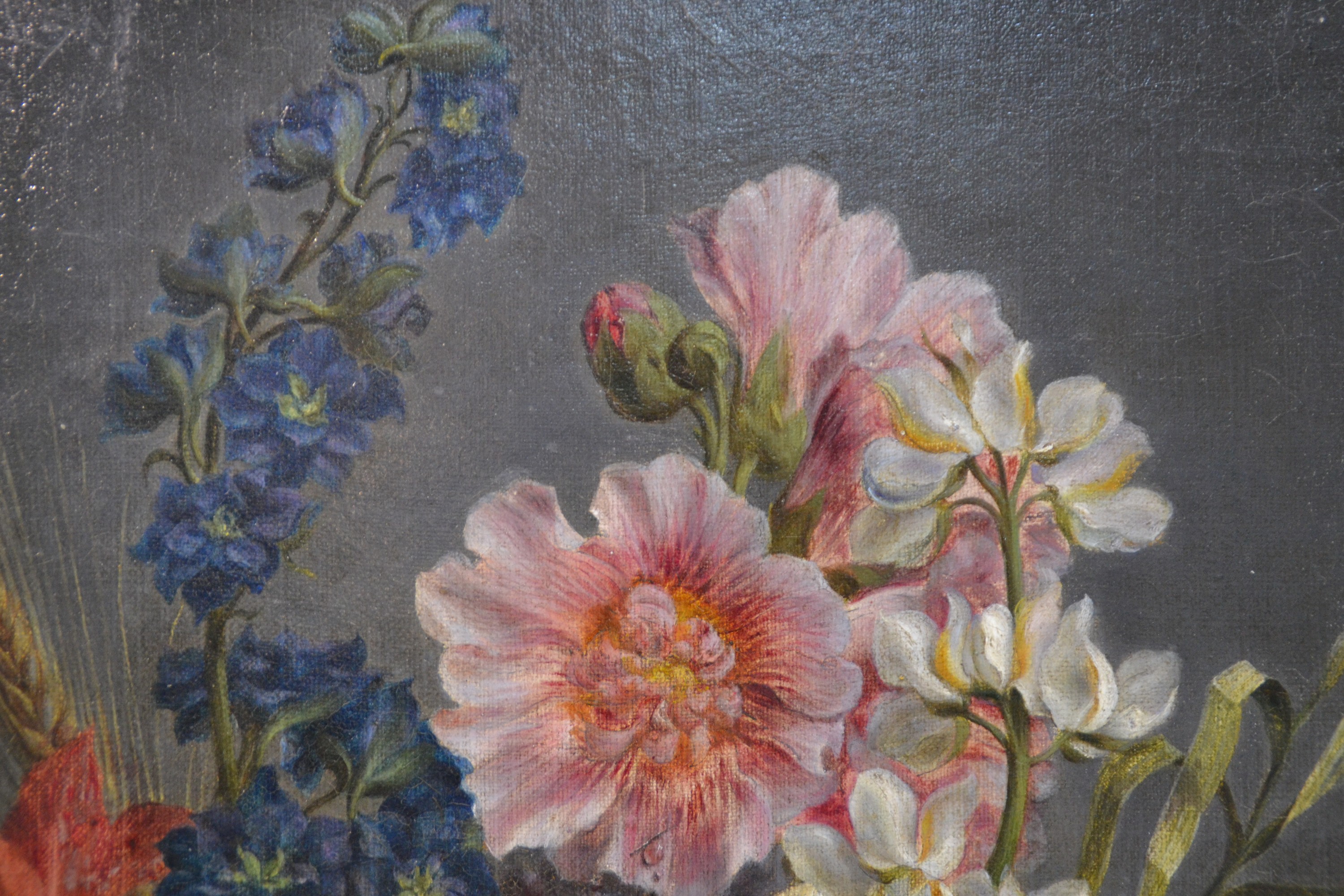 Detail b: Unbekannter Künstler des 18.Jh., Früchte- und Blumenstillleben, Vielfalt an Blüten, Obst und Insekten, fragmentarische Reste einer Signatur, ...