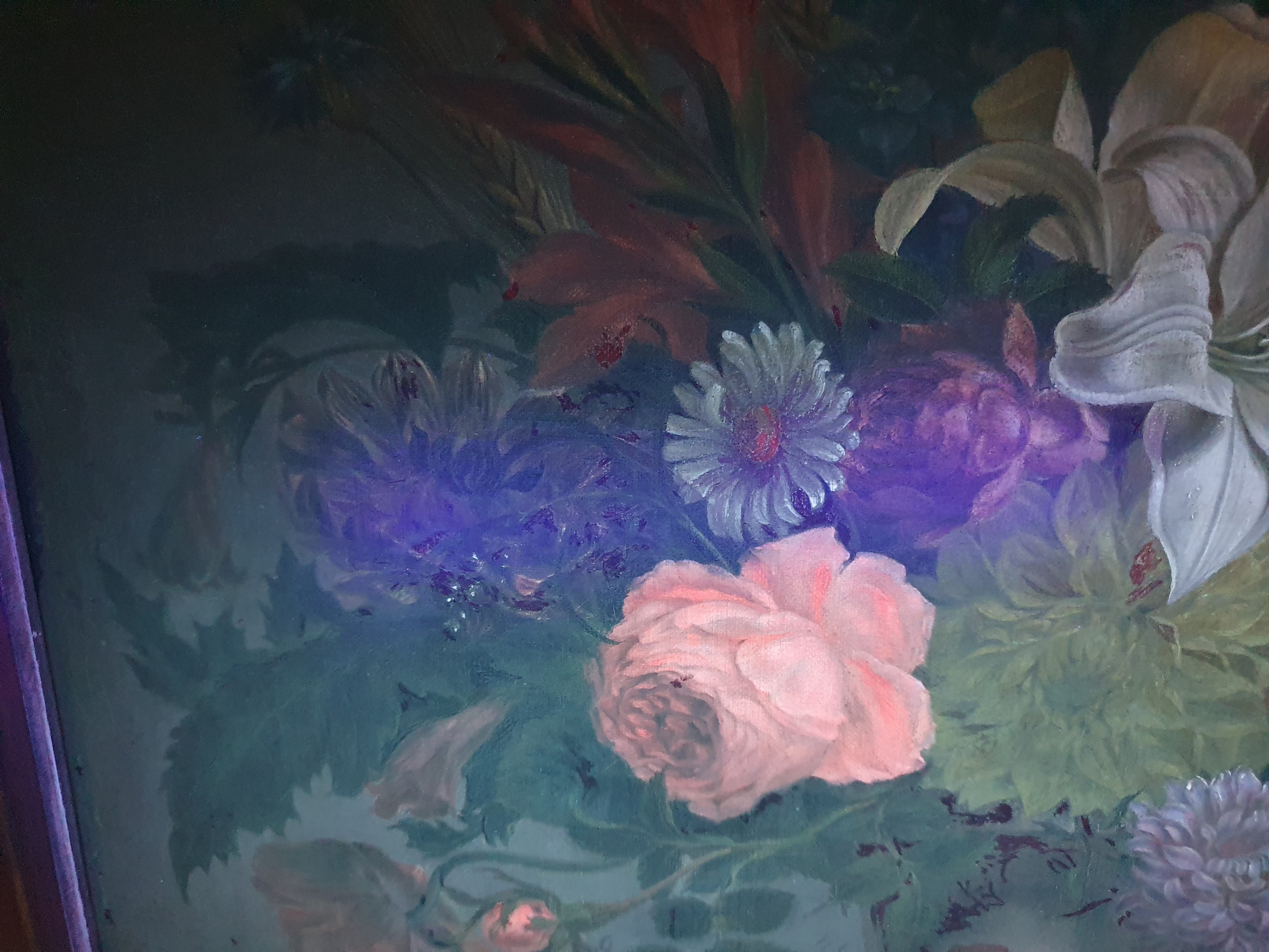 Detail r: Unbekannter Künstler des 18.Jh., Früchte- und Blumenstillleben, Vielfalt an Blüten, Obst und Insekten, fragmentarische Reste einer Signatur, ...