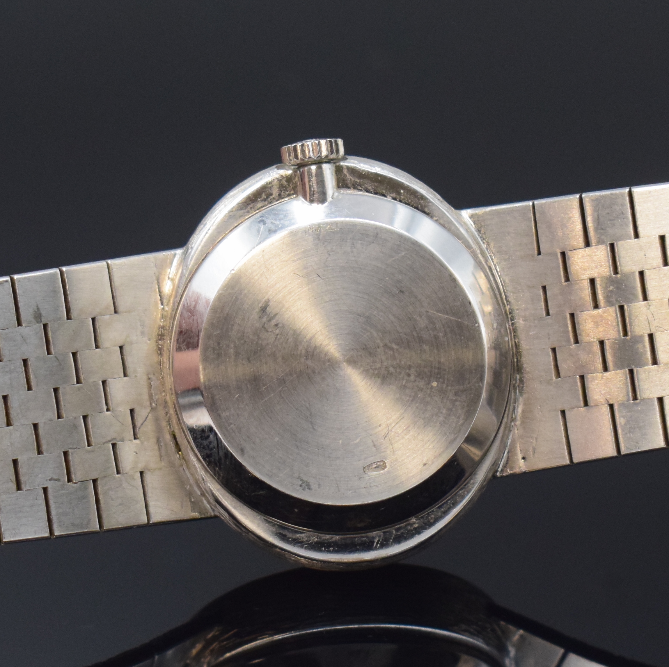 Detail d: CHOPARD Damenarmbanduhr in WG 750/000, Schweiz um 1965, Handaufzug, Boden aufgedr. Onyx-Zifferbl. m. silb. Zeiger, verg. Werk Kal. ETA 2512 m. ...