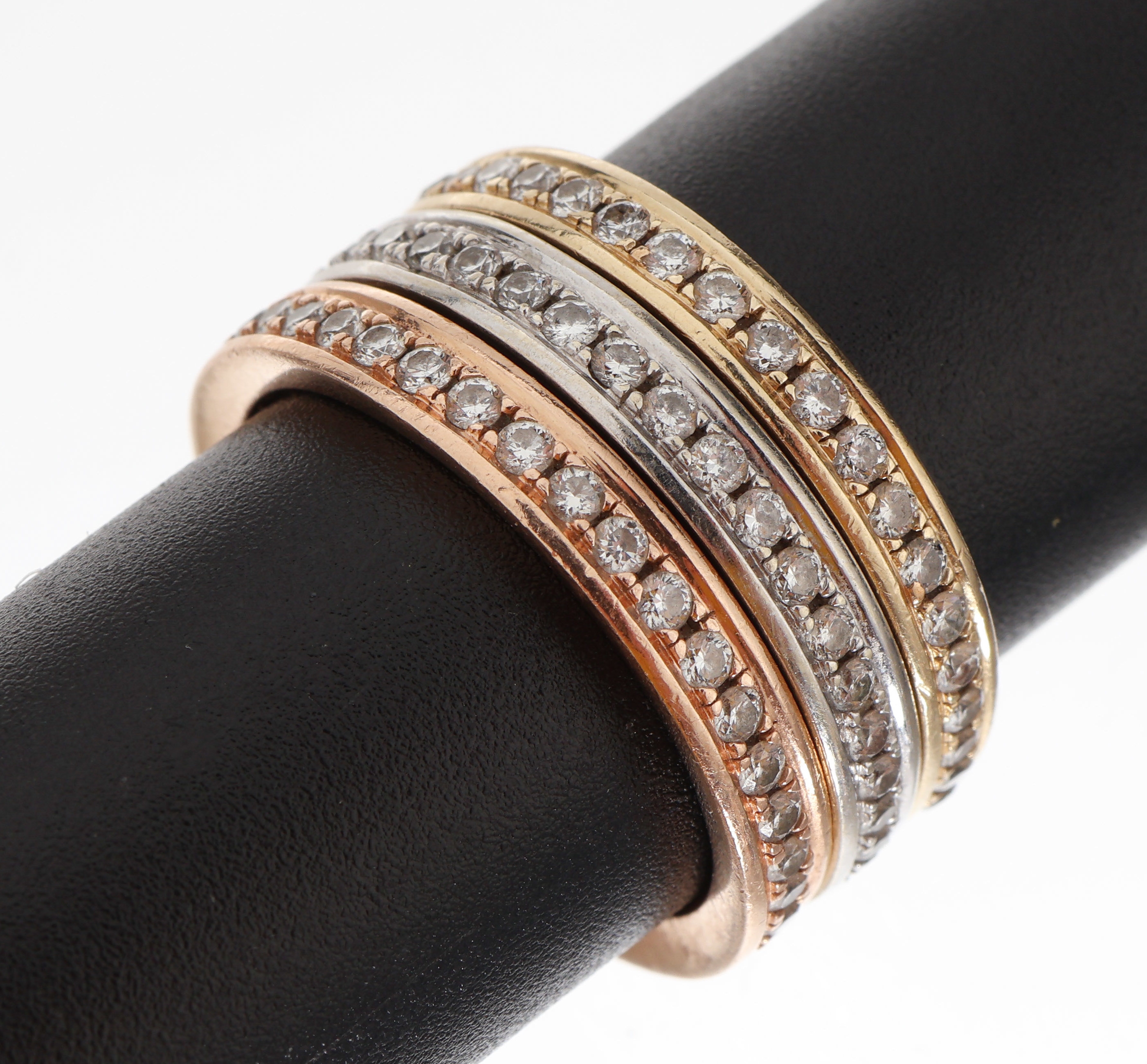3 14 kt Gold Brillant-Ringe, GG/WG/RG 585/000, jeweils Memoryring, ca. 114 Brillanten zus. ca. 1.71 ct Weiss/si, ca. 13.0 g, RW 60, reinigungsbed.