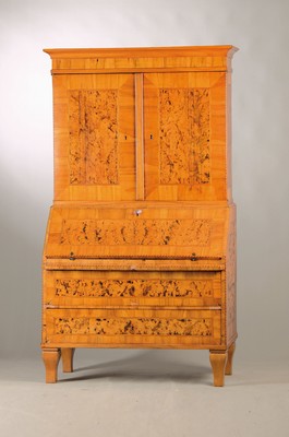 Image Essay secretary, classicist, around 1780, walnut veneer, birch root veneer panels with ...