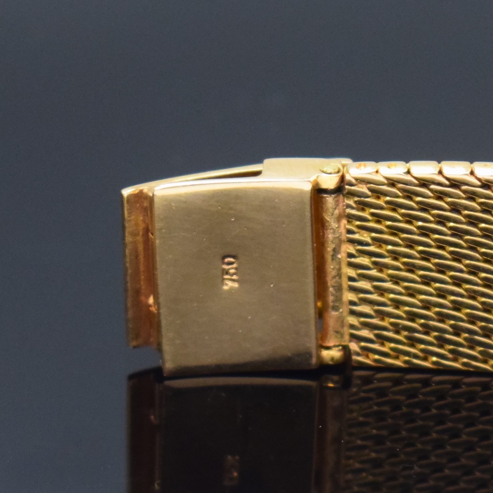 Detail b: BREITLING Damenarmbanduhr in RG 750/000, Schweiz um 1964, Handaufzug, Boden aufgedr., silb. Zifferbl. m. gold. Zeigern, sign. Ankerwerk m. 17 St., M. ...