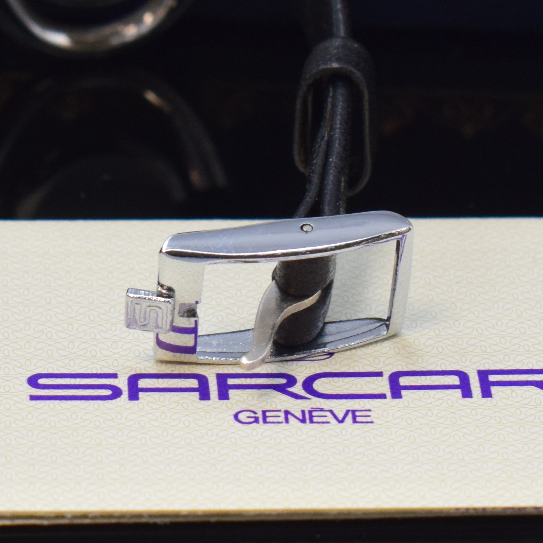 Detail b: SARCAR ausgefallene Damenarmbanduhr in Stahl, Schweiz verk. lt. beil. Garantie 08/1975, Handaufzug, orig. Lederband m. Dornschl., Boden aufgedr., ...