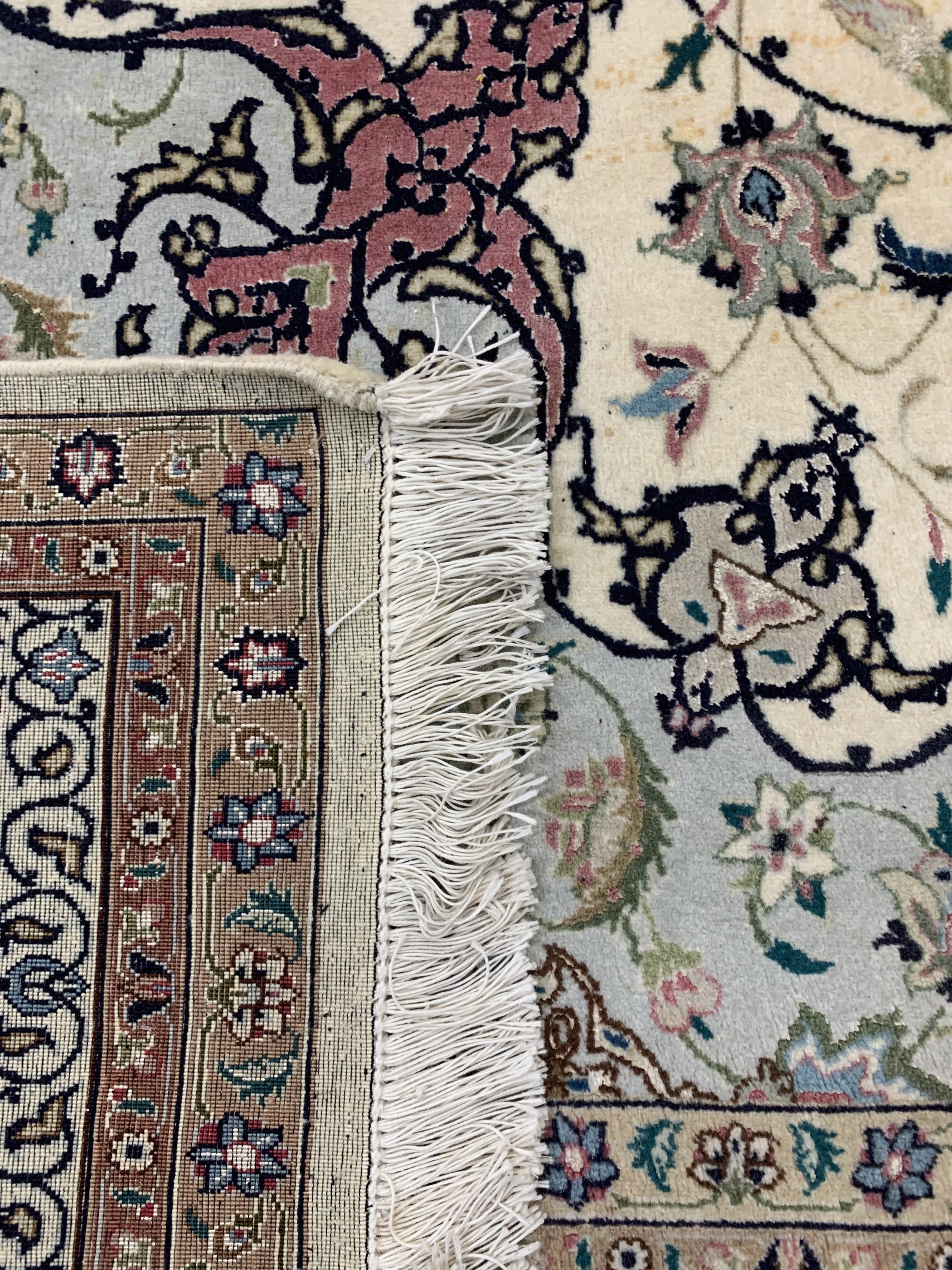 Detail f: Täbriz fein(50 Raj), Persien, Ende 20.Jhd, Korkwolle mit Seide, ca. 375 x 257 cm, EHZ: 2(fleckig)