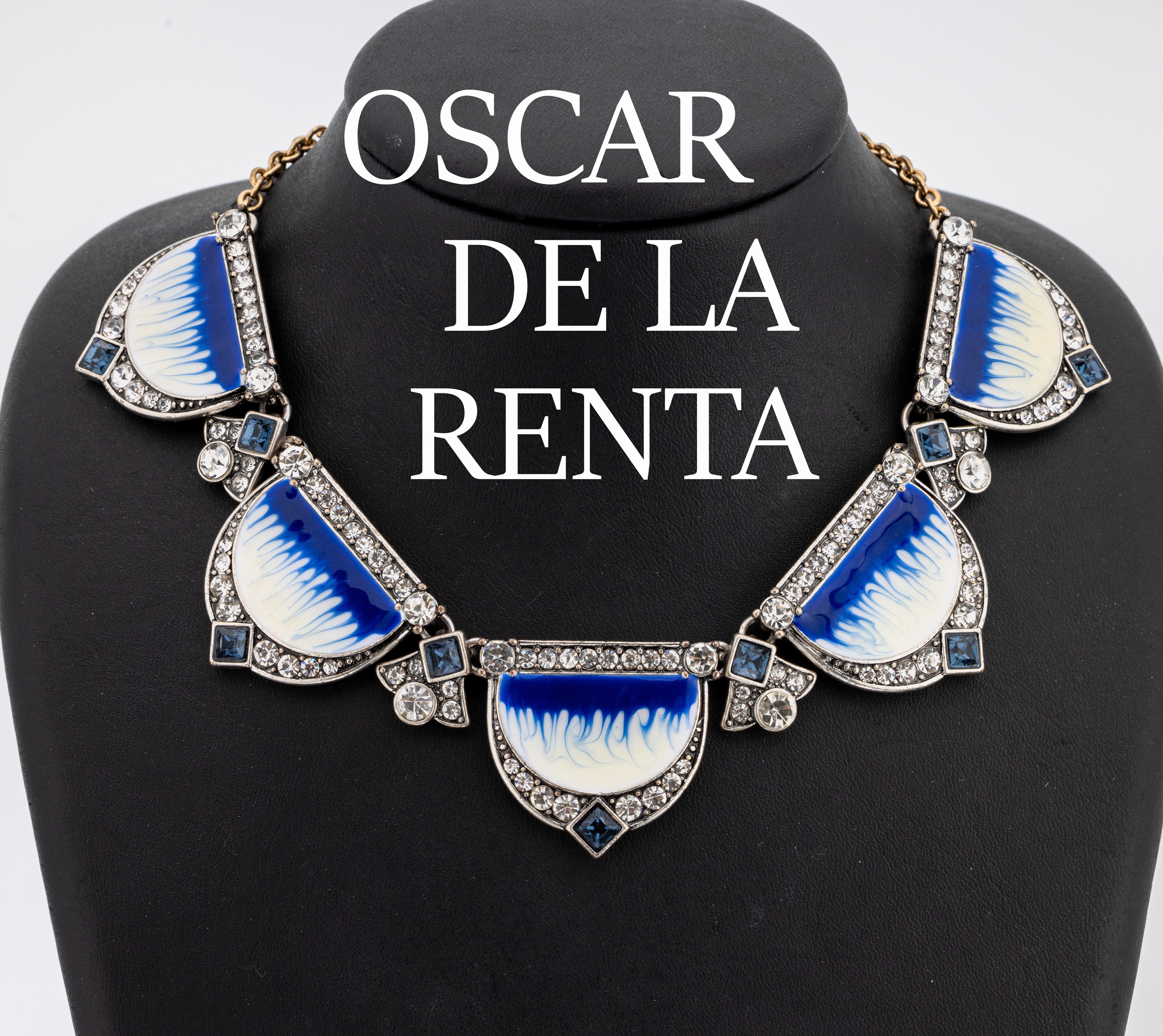 Oscar de la Renta Collier, Metall verg. undvers., Mittelteile mit blauem und weißem Hartlack, farblose und blaue Strasssteine, L. variabel 38-46 ...