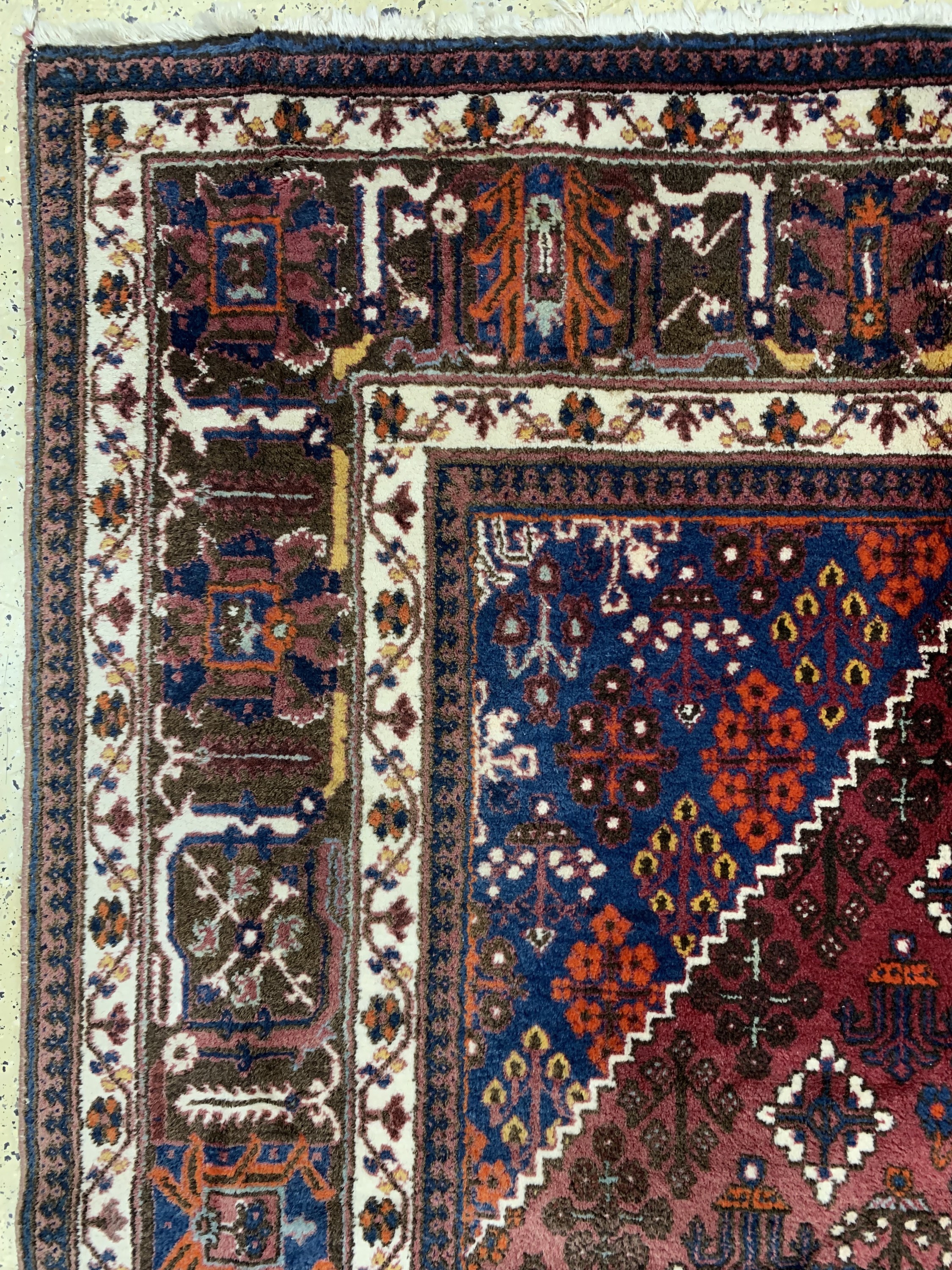 Detail c: Meymeh Persien, Mitte 20.Jhd, Wolle auf Baumwolle, ca. 380 x 280 cm, EHZ: 2
