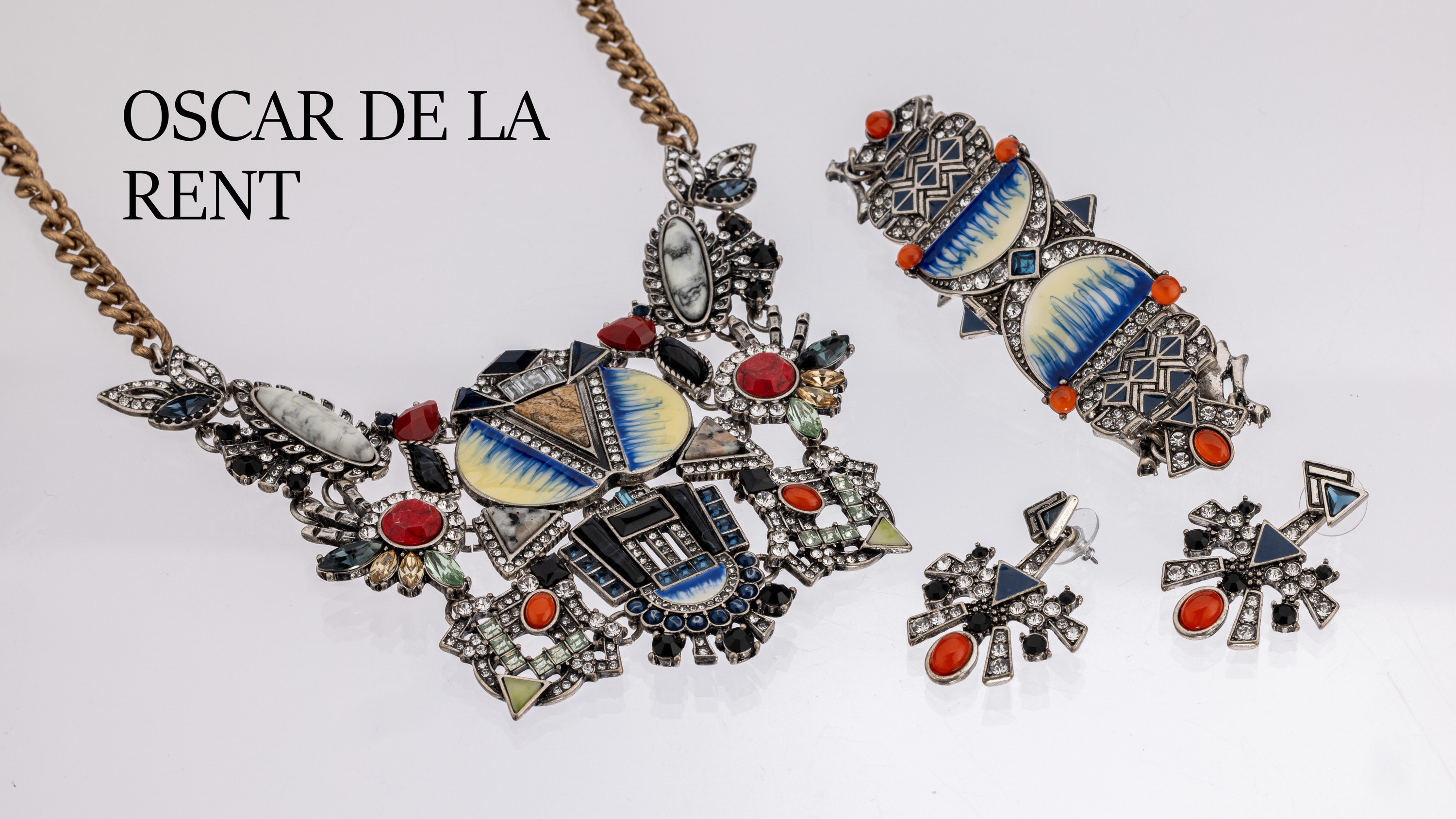 Oscar de la Rent Schmuckset, USA um 1980, im Stil des Art-Deco, best. aus: Collier, Armband und Ohrstecker, reicher Besatz mit Strasssteinen in ...