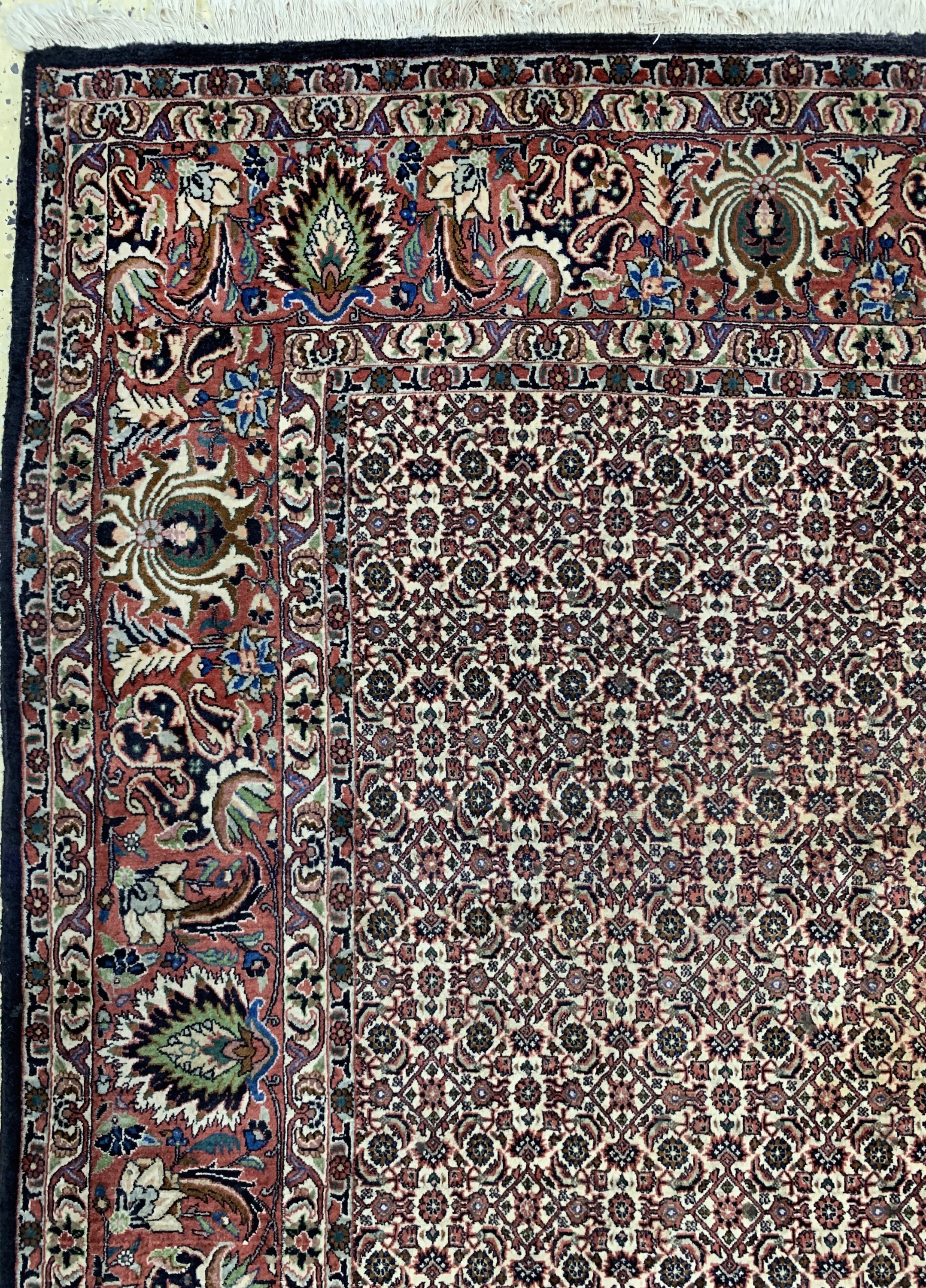 Detail c: Bidjar Kork fein, Persien, Ende 20.Jhd, Korkwolle auf Baumwolle, ca. 333 x 250 cm, reinigungsbedürftig, EHZ: 2
