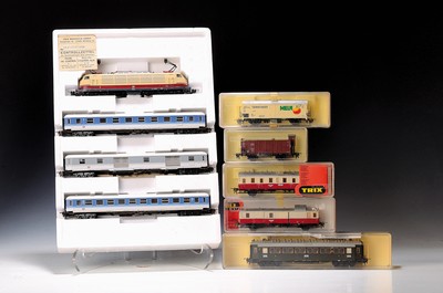 Image Mixed lot of model railways, Trix Express H0, set DB-E-Lok 103 with 3 carriages 31320, in ...