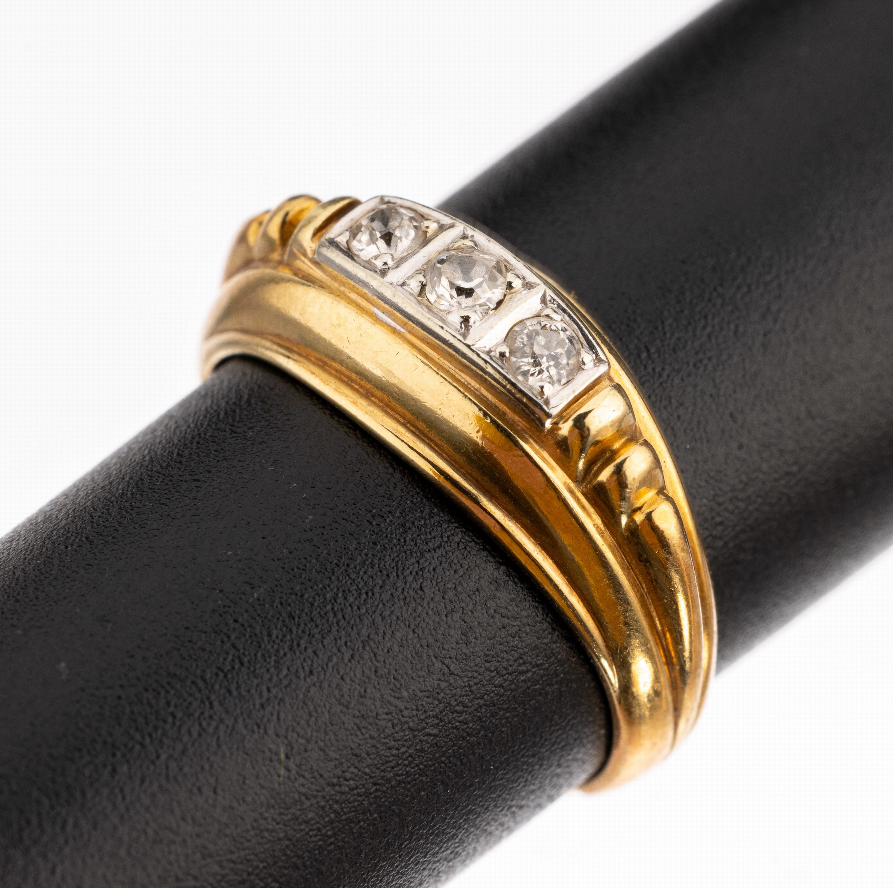 14 kt Gold Diamant-Ring, GG/WG 585/000, 1930er Jahre, 3 Altschliffdiamanten zus. ca. 0.17 ct Weiss/si, RW 55, ca. 3.6 g