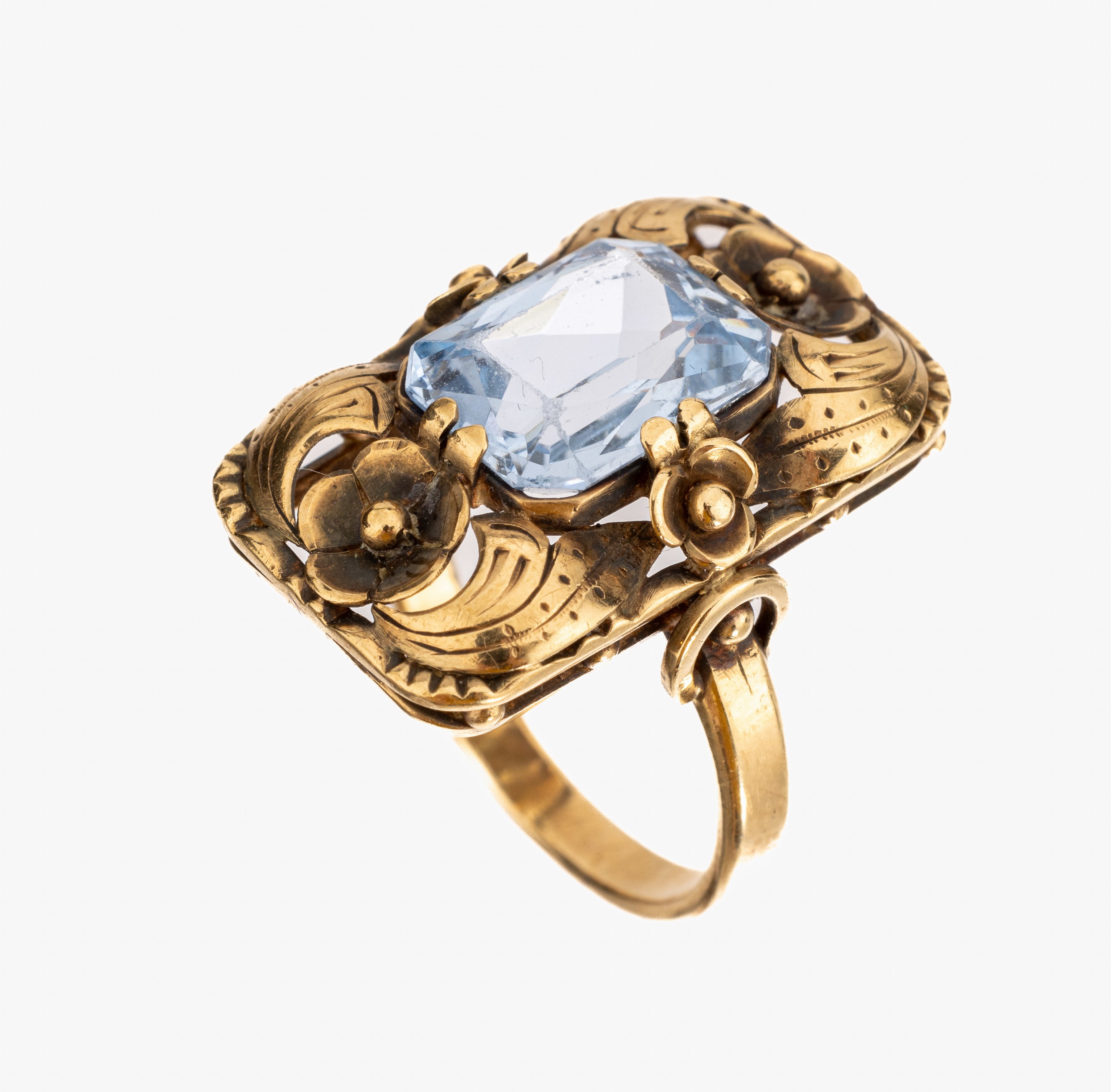 14 kt Gold Farbstein-Ring, GG 585/000, 1940er Jahre, floral, mittig facett. synth. Spinell ca. 3.0 ct, RW 57, ca. 6.5 g