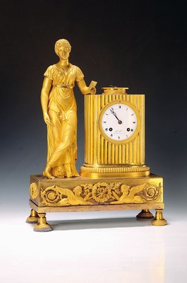 Image Pendule, Frankreich, um 1810/20, verziertes und vergoldetes Bronzegehäuse (Sockel ...