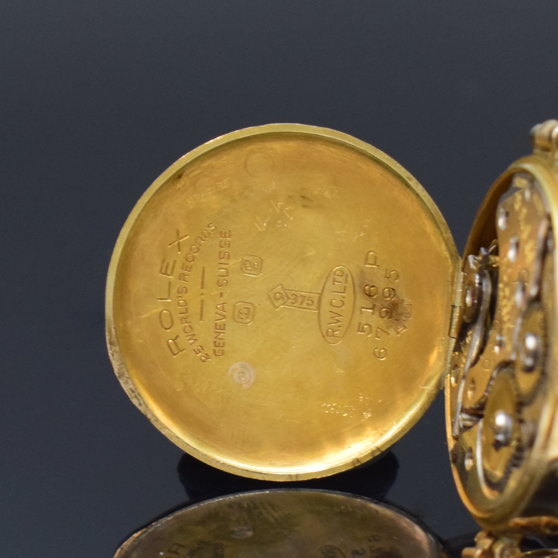 Detail e: ROLEX frühe Armbanduhr in GG 375/000, Schweiz fürden engl. Markt um 1915, Handaufzug, Geh. dell., Scharnierboden, verg. passendes Band, ...