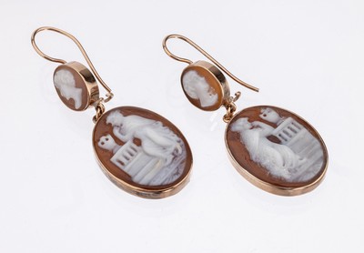 Image Pair of earrings with shell cameos , Italy according to 1830/40, silver 925, gold ...