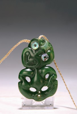 Image Hei Tiki amulet, New Zealand, Maori amulet, so-called greenstone, from South Otago, green ...