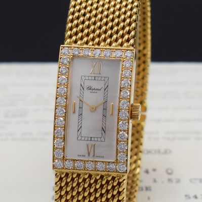 26803689a - CHOPARD ladies wristwatch in 18k yellow gold with diamonds, quartz, reference 488 1, case with integrated gold bracelet with butterfly buckle, case back screwed-down 4-times, bezel lavish with diamonds (1.52 ct.), mother of pearl-dial with gilded hands, 4 Roman numerals, measures approx. 30 x 18 mm, length approx. 17,5 cm, certificate enclosed, condition 2