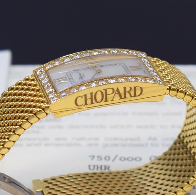 26803689d - CHOPARD ladies wristwatch in 18k yellow gold with diamonds, quartz, reference 488 1, case with integrated gold bracelet with butterfly buckle, case back screwed-down 4-times, bezel lavish with diamonds (1.52 ct.), mother of pearl-dial with gilded hands, 4 Roman numerals, measures approx. 30 x 18 mm, length approx. 17,5 cm, certificate enclosed, condition 2