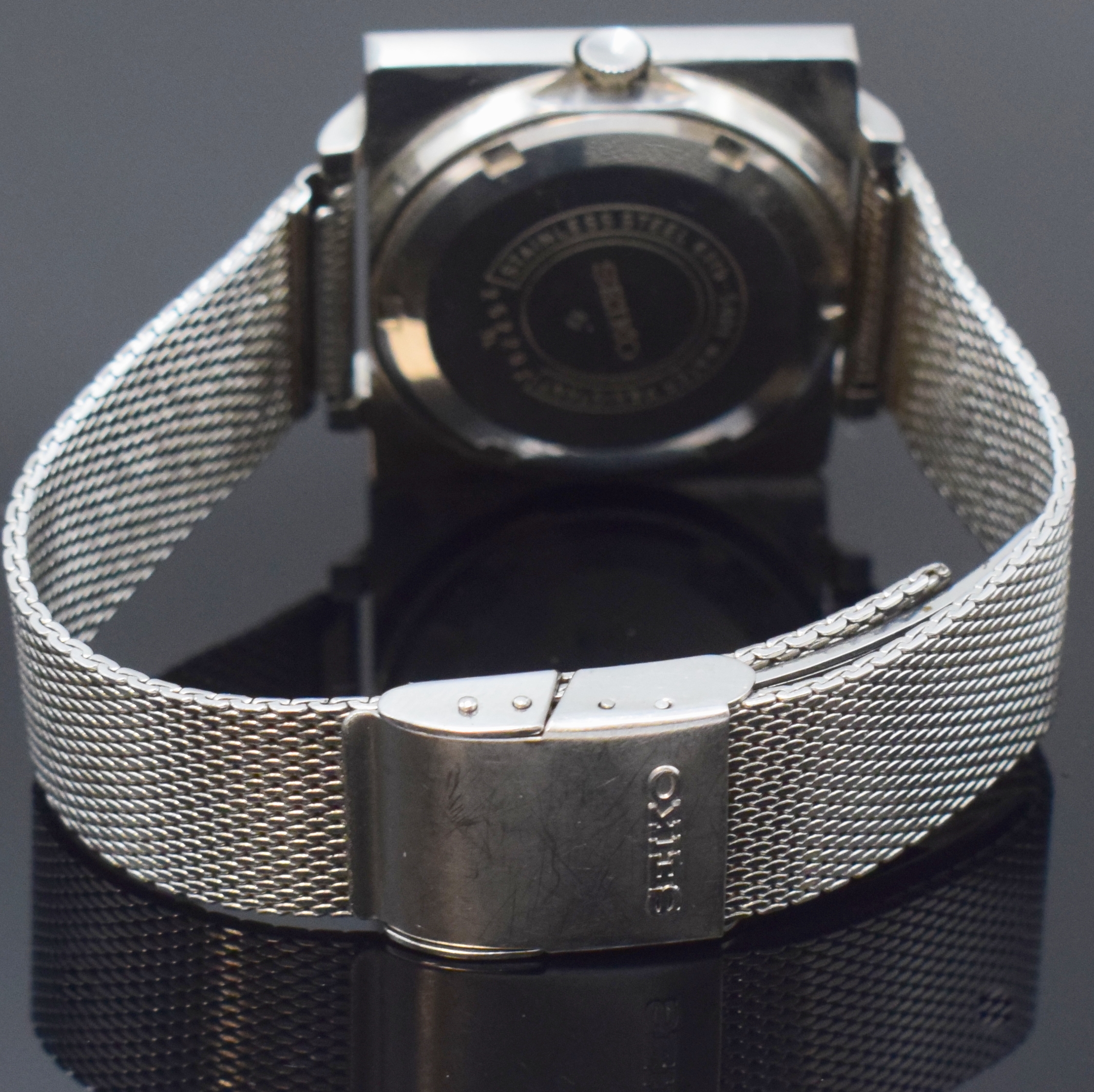 Detail c: SEIKO 5 Herrenarmbanduhr und Hi-Beat Damenarmbanduhr in Stahl, Japan um 1975, Automatik, Böden verschr., orig. Stahlbänder (1x m. Faltschl.), silb. ...
