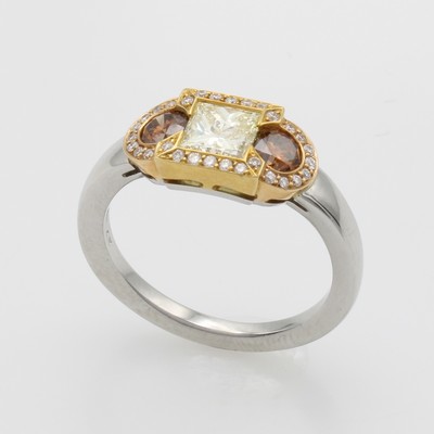 Image Ring mit Diamant und Brillanten, Platin 950/000, Diamant ca. 0.70 ct gelb, 2 Brill. zus. ...