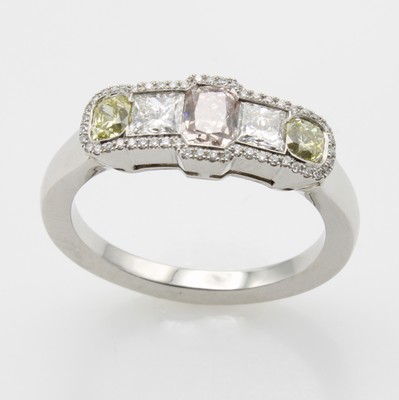 Image Ring mit Diamanten und Brillanten, Platin 950/000, 2 Diamanten im Princess Cut zus. ca. ...