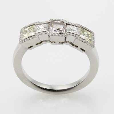 Image Ring mit Brillanten und Diamanten, Platin 950/000, 2 Diam. zus. ca. 0.39 ct feines ...