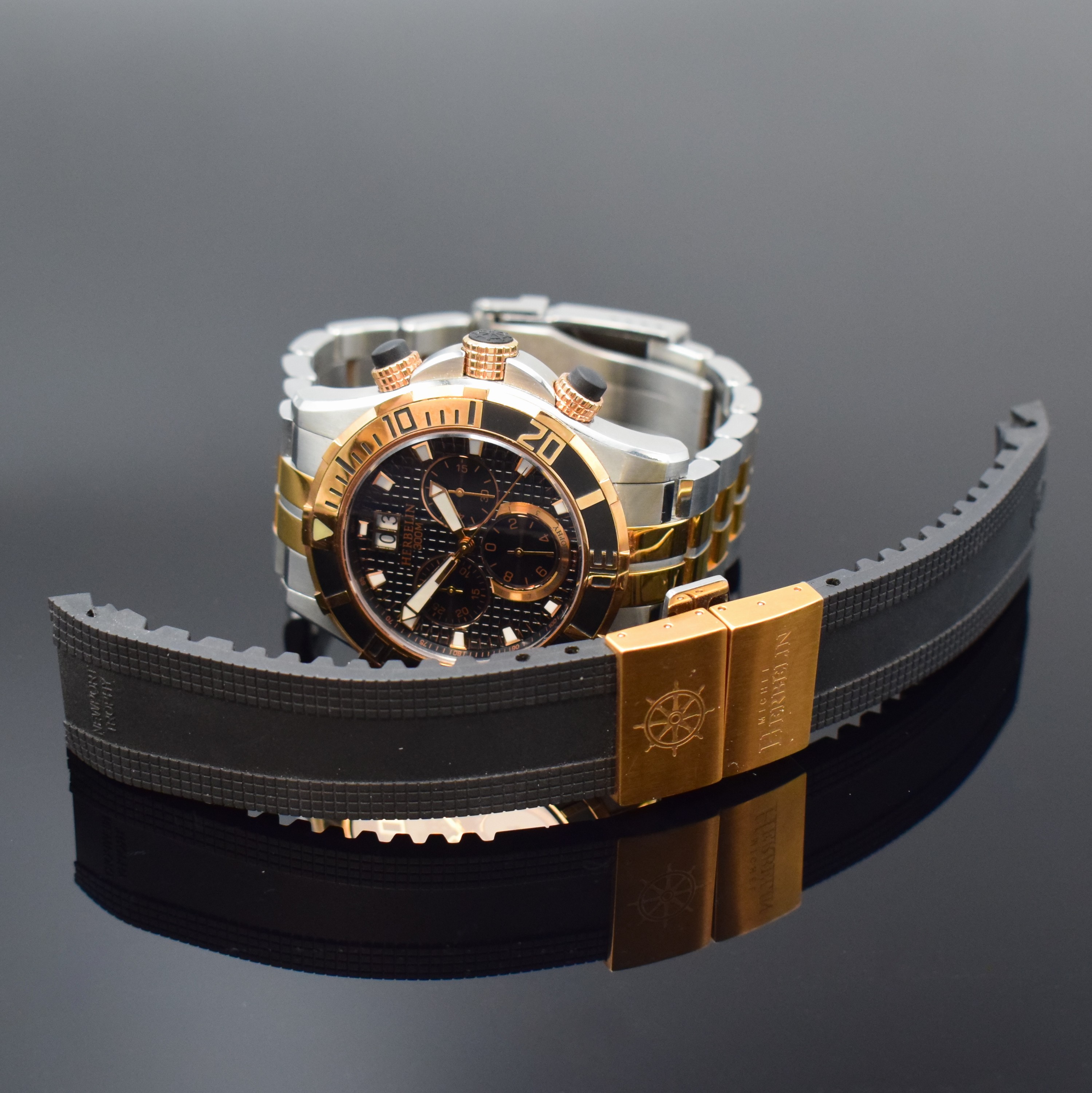 Detail e: MICHEL HERBELIN Herrenchronograph Newport Trophy Referenz 36690, Frankreich/Schweiz um 2015, quarz, z. T. verg. Edelstahlgeh. inkl. orig. Gliederband ...