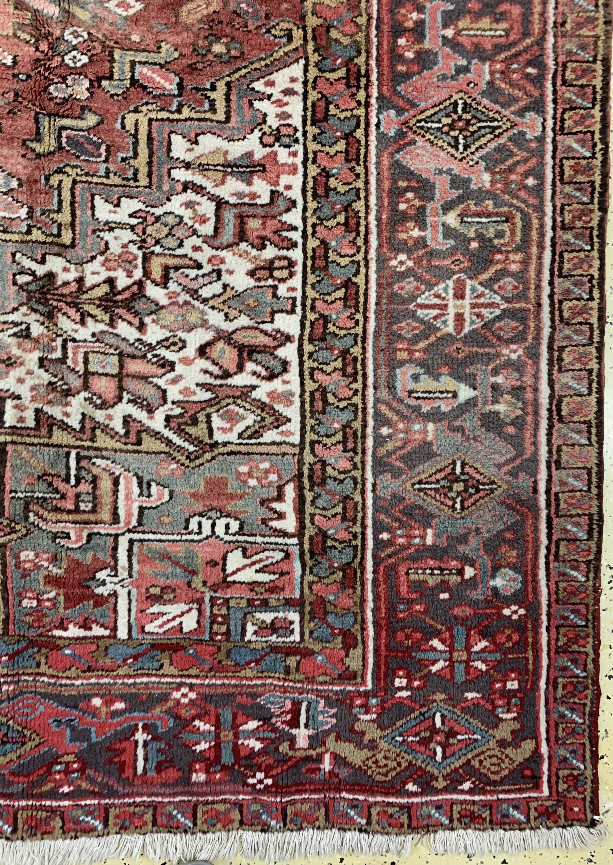 Detail a: Heriz alt, Persien, Mitte 20.Jhd, Wolle aufBaumwolle, ca. 335 x 256 cm, verblasst, EHZ: 2