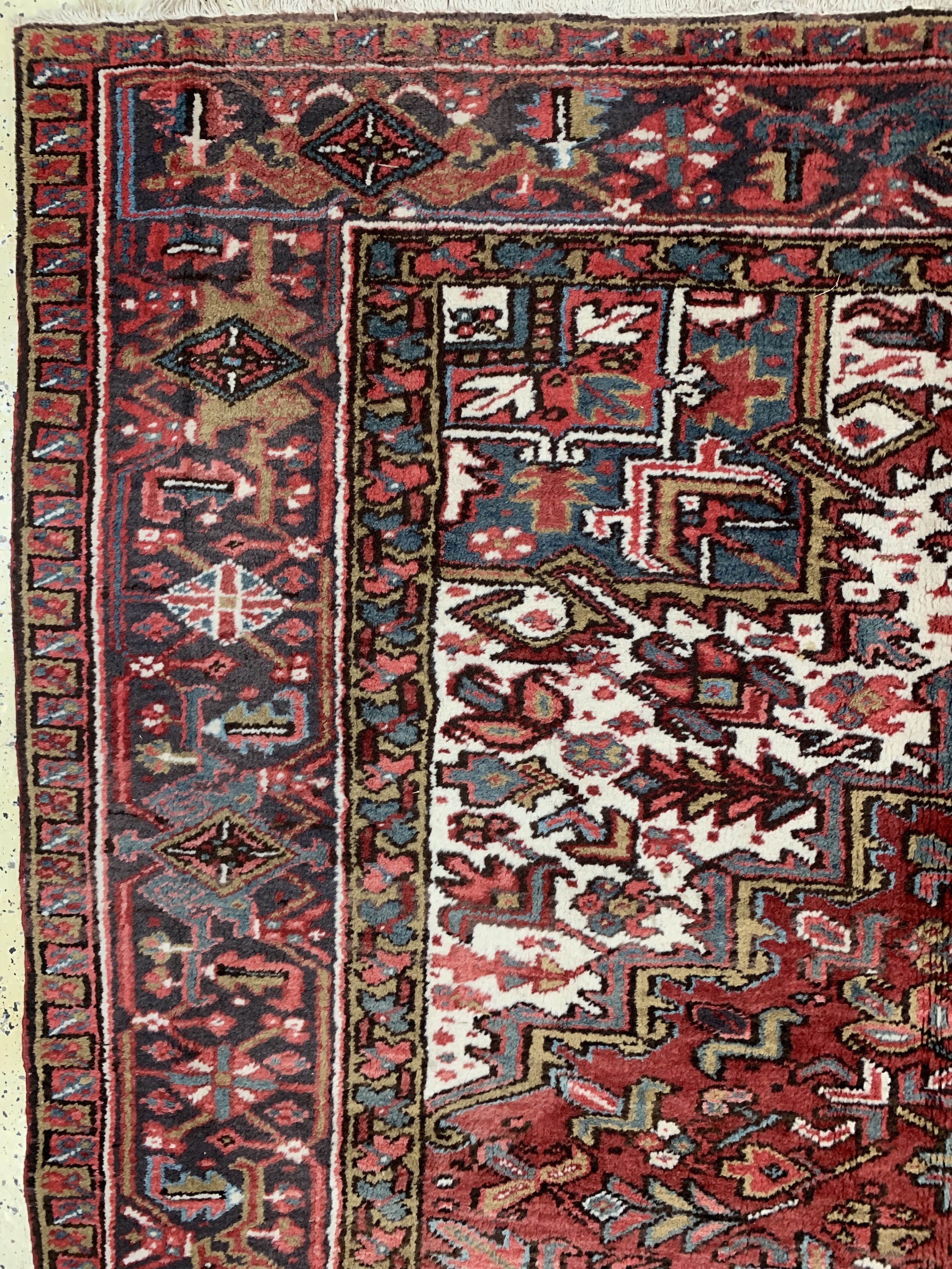Detail c: Heriz alt, Persien, Mitte 20.Jhd, Wolle aufBaumwolle, ca. 335 x 256 cm, verblasst, EHZ: 2