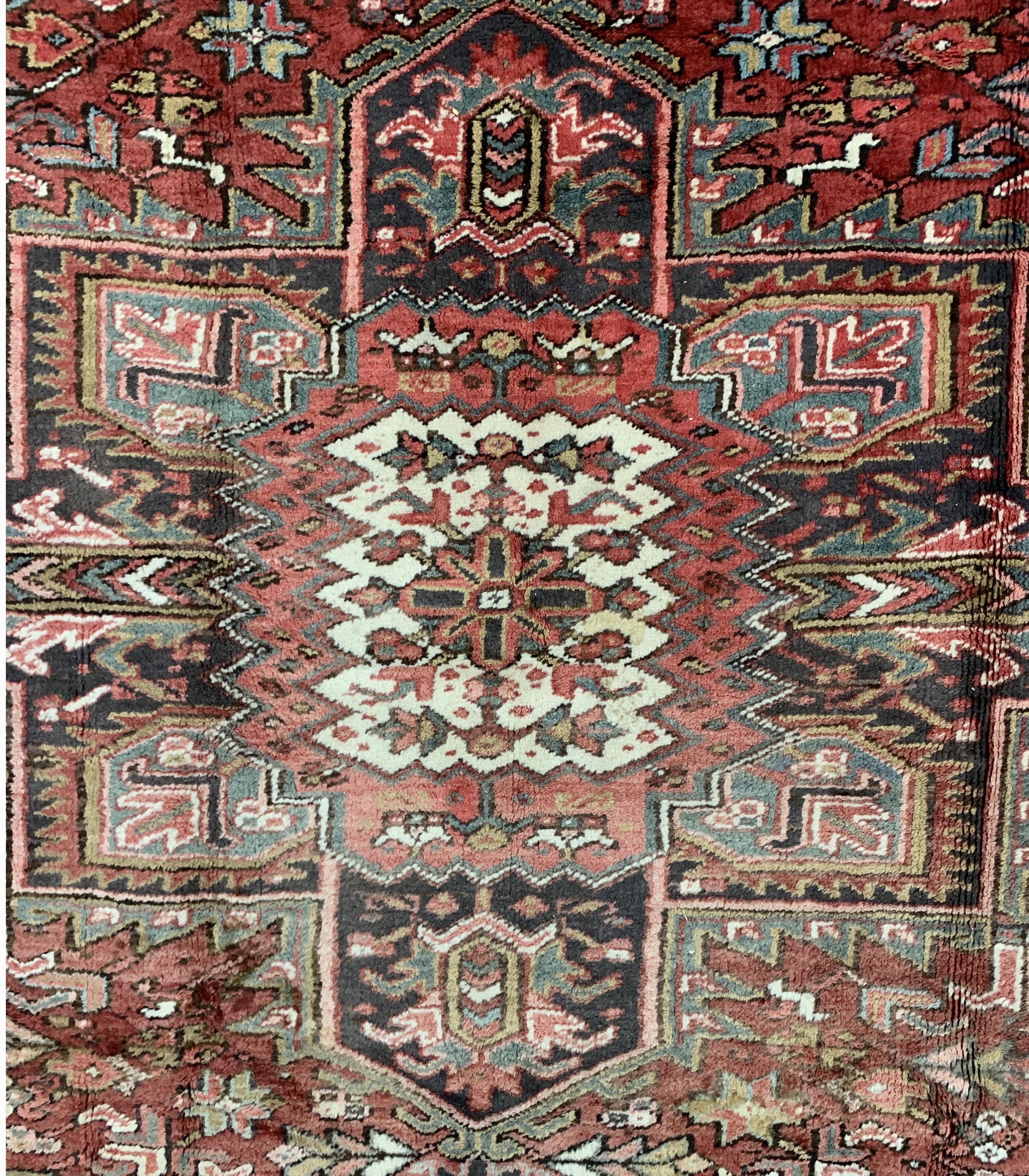 Detail e: Heriz alt, Persien, Mitte 20.Jhd, Wolle aufBaumwolle, ca. 335 x 256 cm, verblasst, EHZ: 2