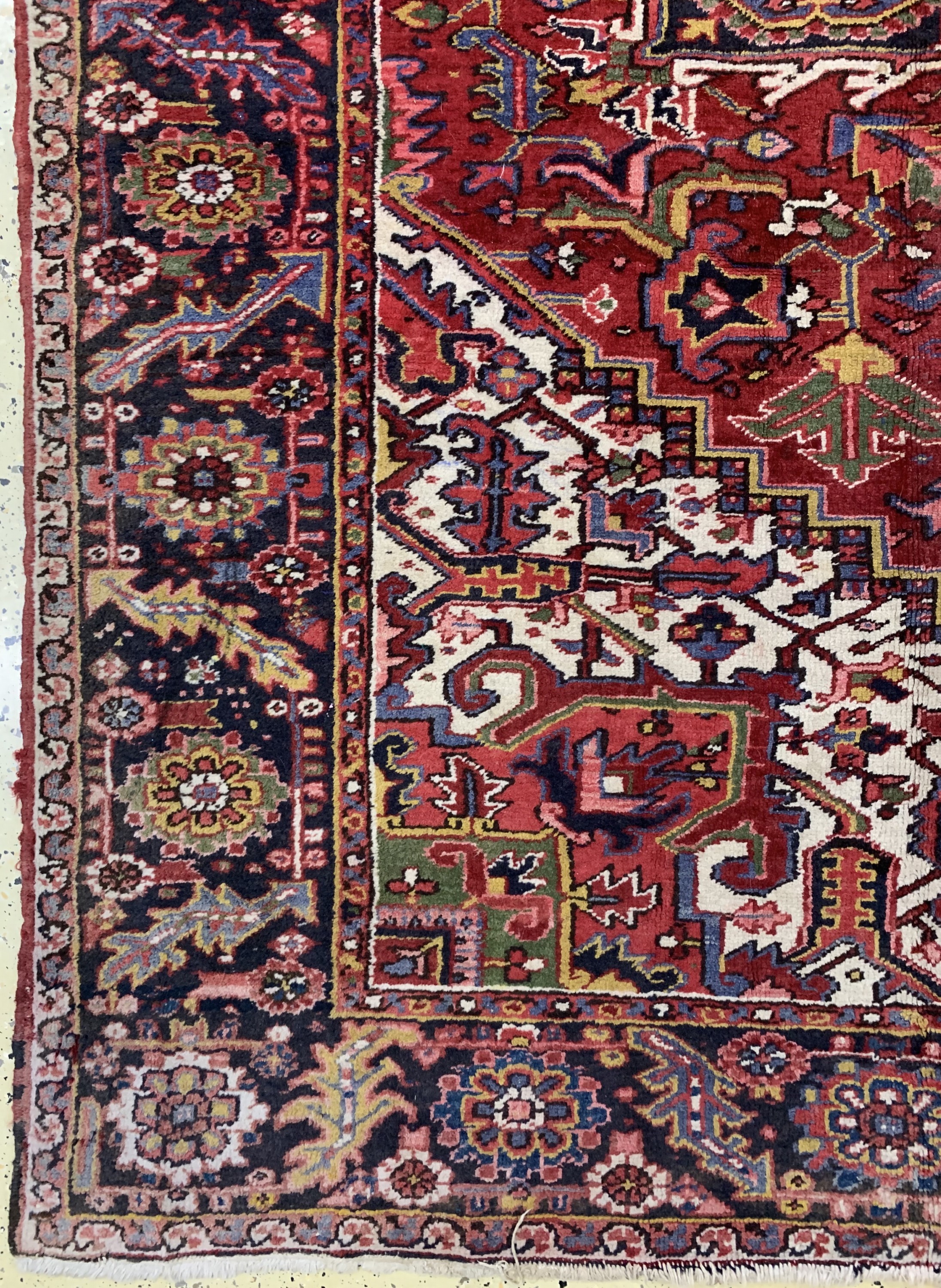 Detail b: Heriz alt, Persien, Mitte 20.Jhd, Wolle aufBaumwolle, ca. 352 x 265 cm, EHZ: 2