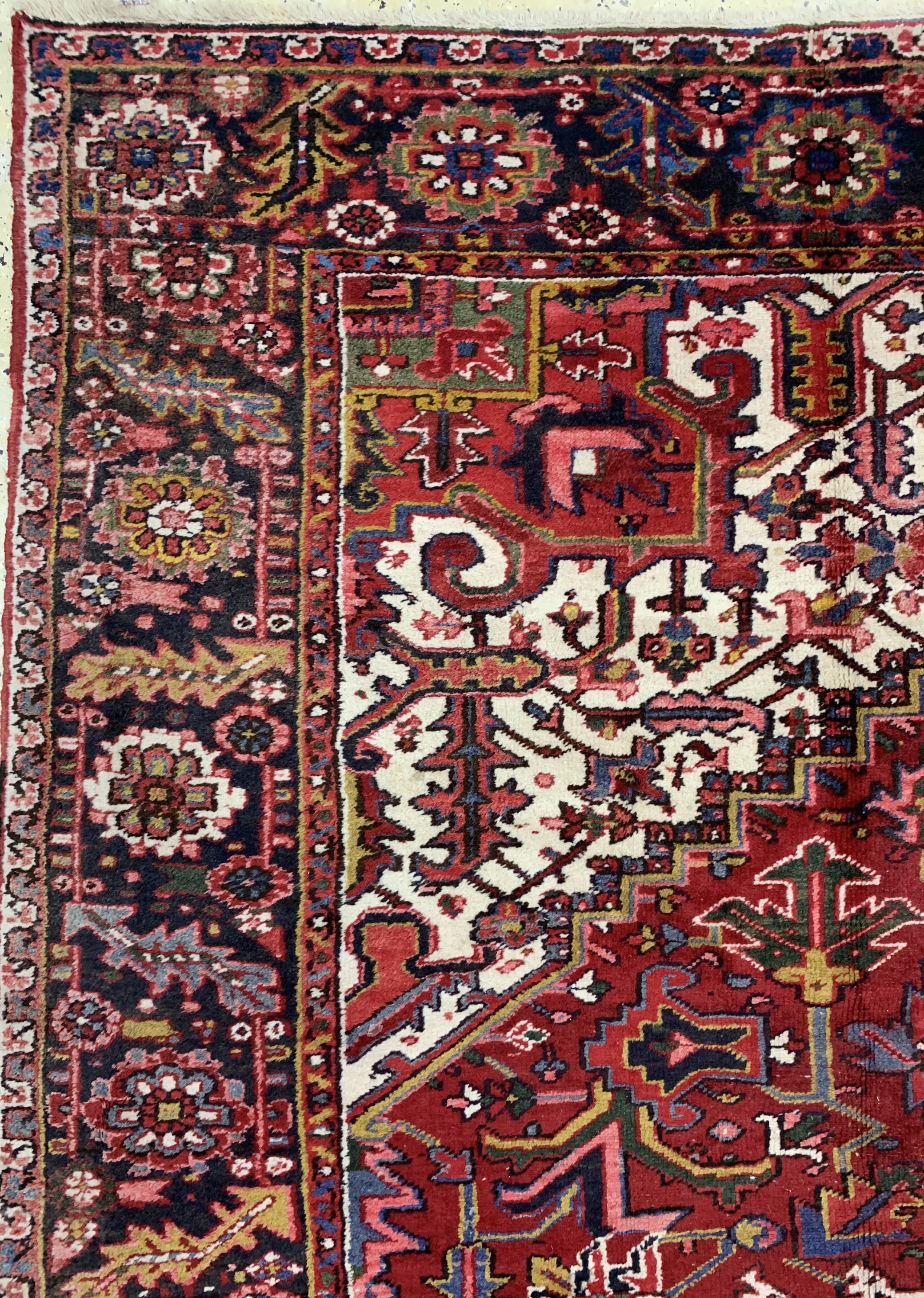 Detail c: Heriz alt, Persien, Mitte 20.Jhd, Wolle aufBaumwolle, ca. 352 x 265 cm, EHZ: 2