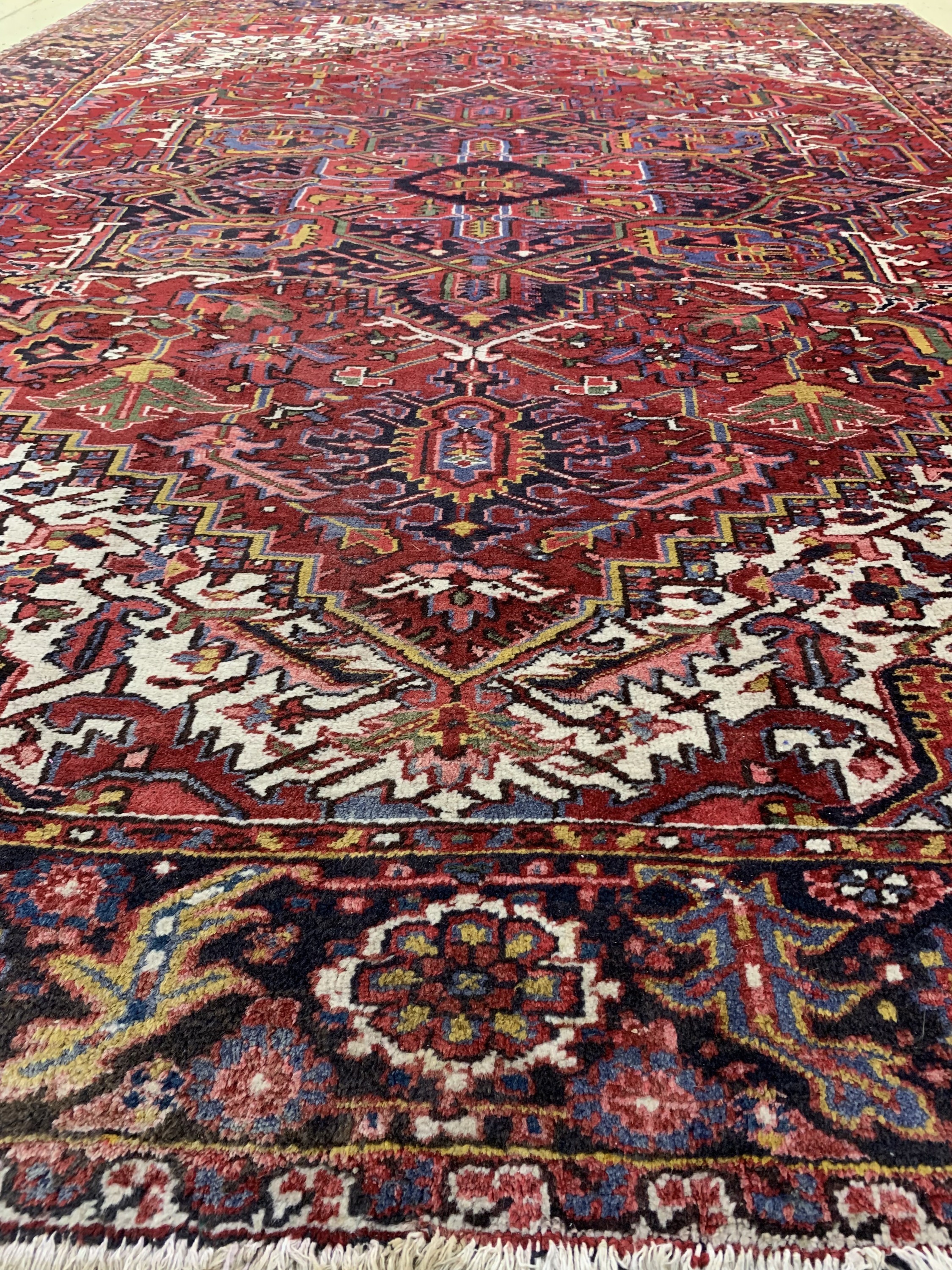 Detail f: Heriz alt, Persien, Mitte 20.Jhd, Wolle aufBaumwolle, ca. 352 x 265 cm, EHZ: 2