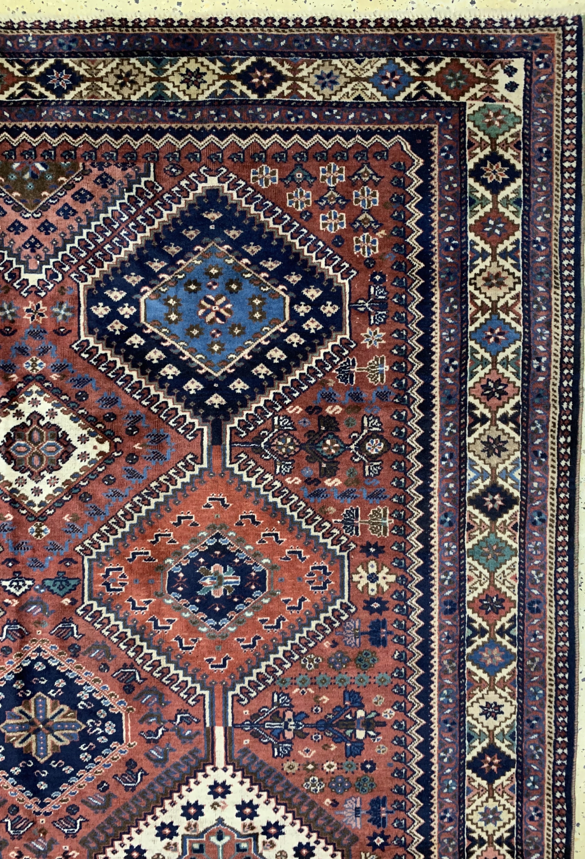 Detail c: Yalameh fein, Persien, Mitte 20.Jhd, Wolle auf Wolle, ca. 254 x 161 cm, EHZ: 2-3